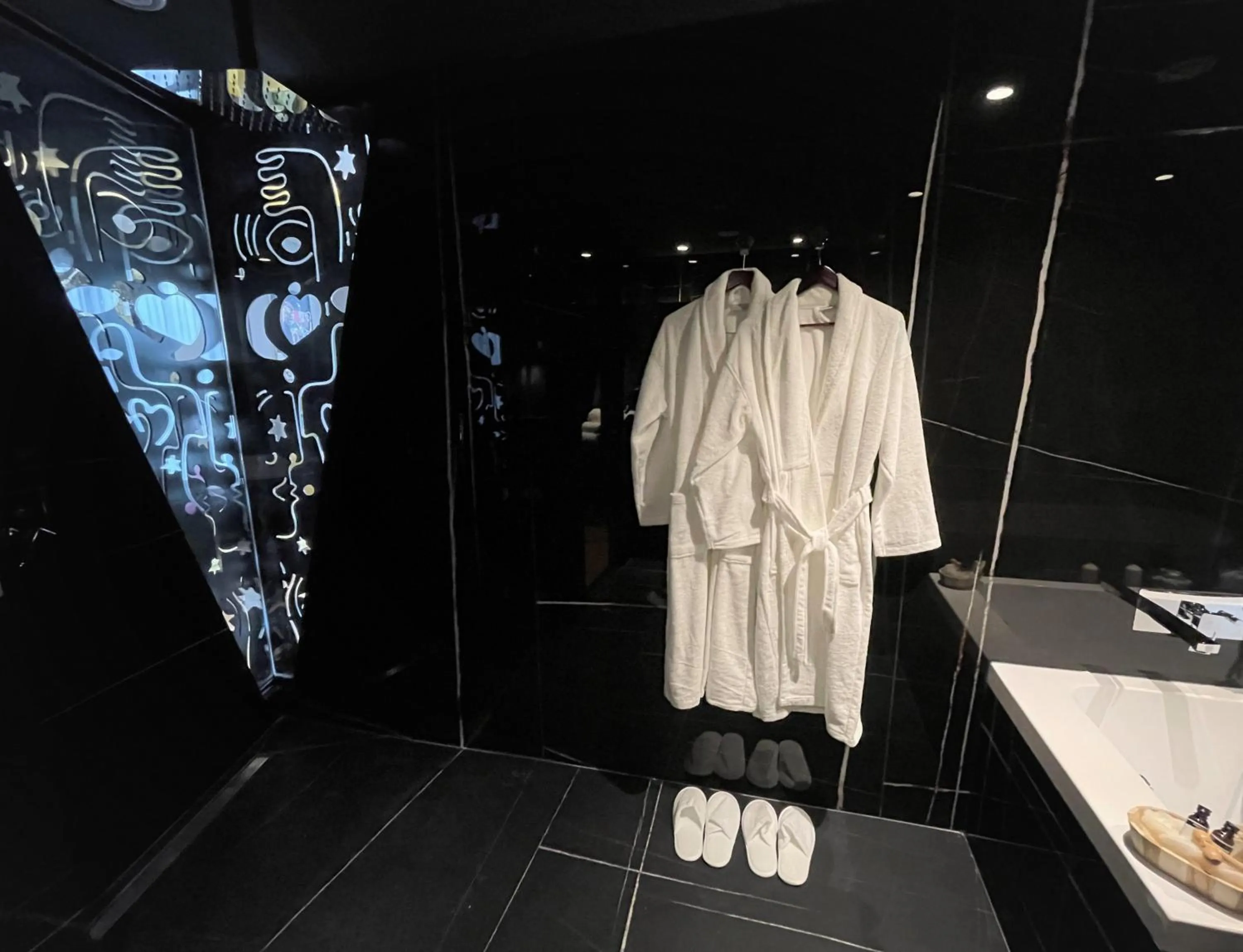 Bathroom in Arka Art Hotel