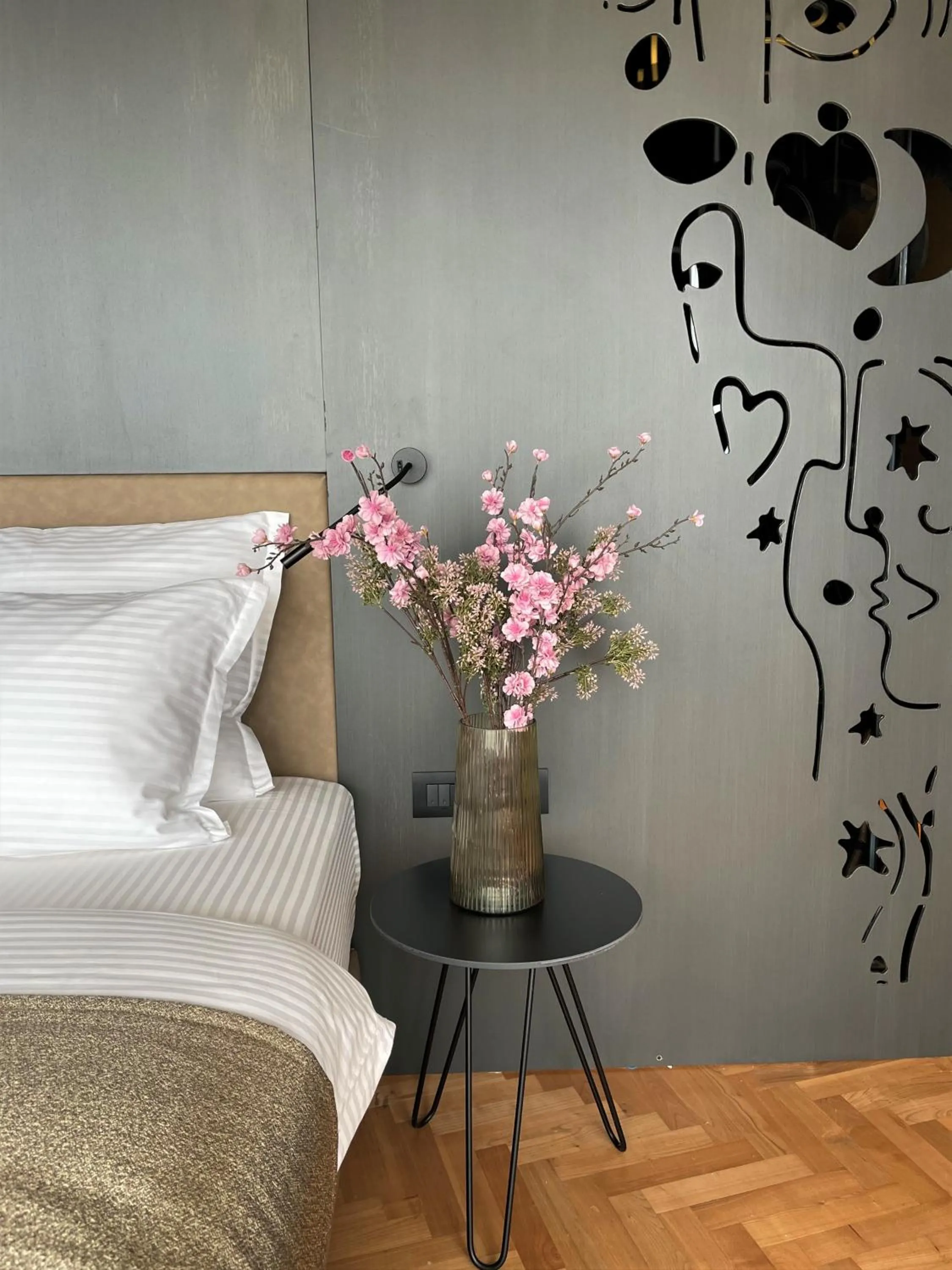 Decorative detail, Bed in Arka Art Hotel