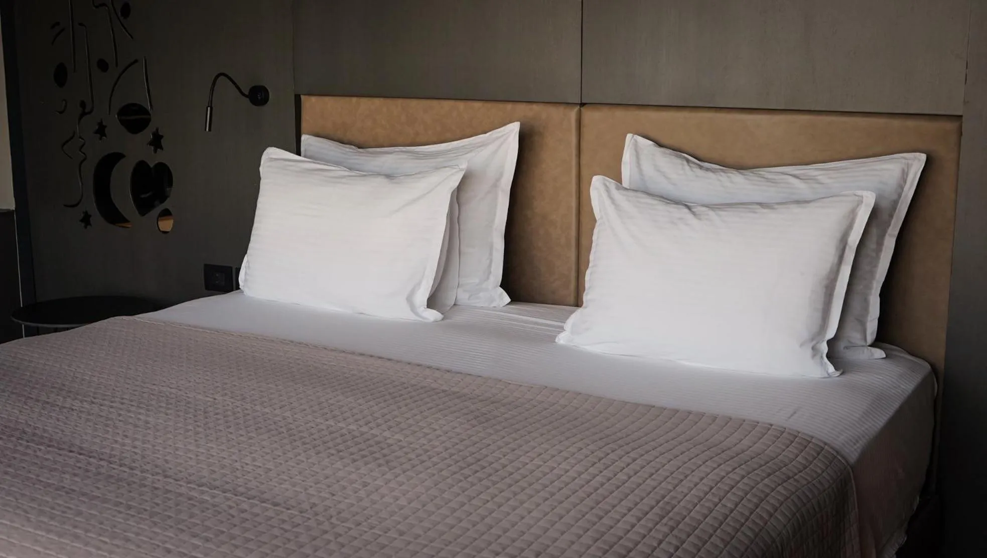 Bed in Arka Art Hotel