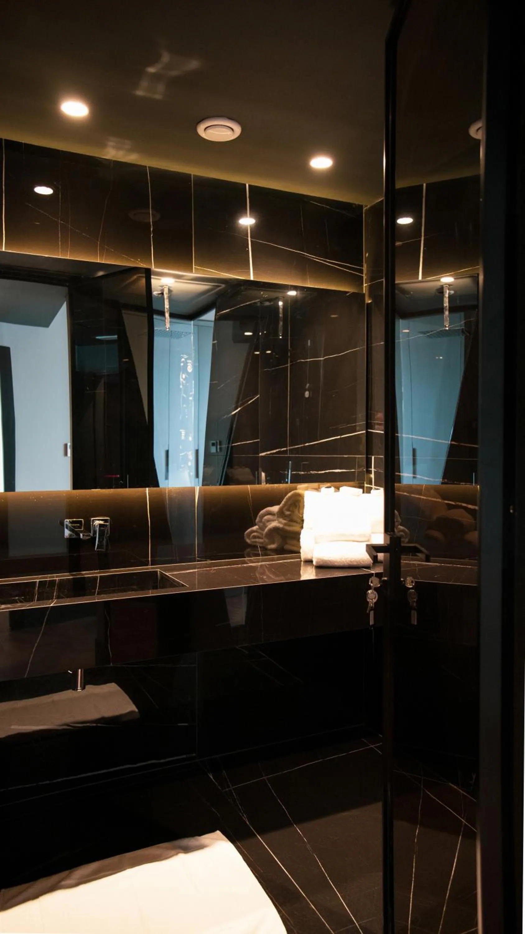 Bathroom in Arka Art Hotel