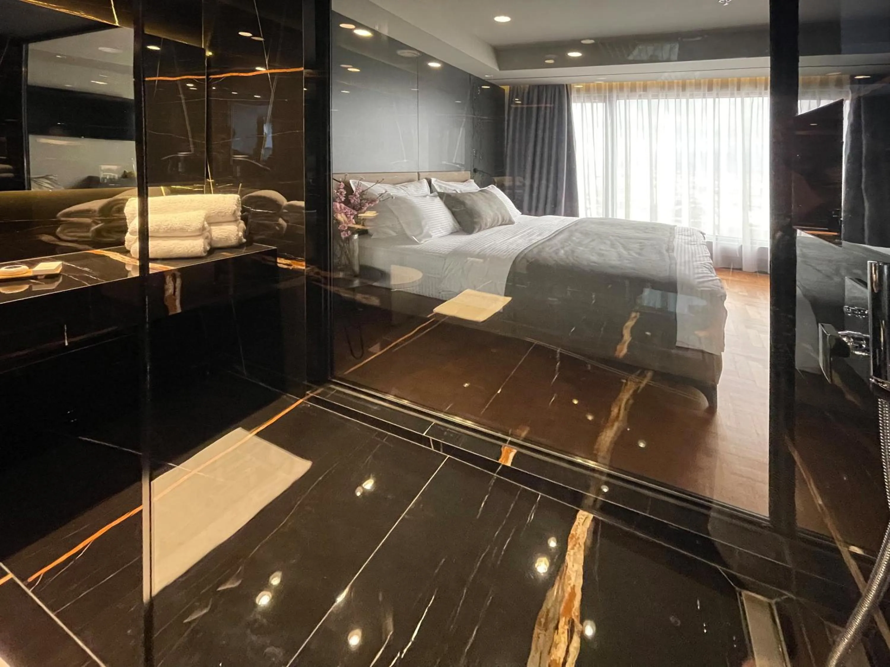 Property building, Bed in Arka Art Hotel