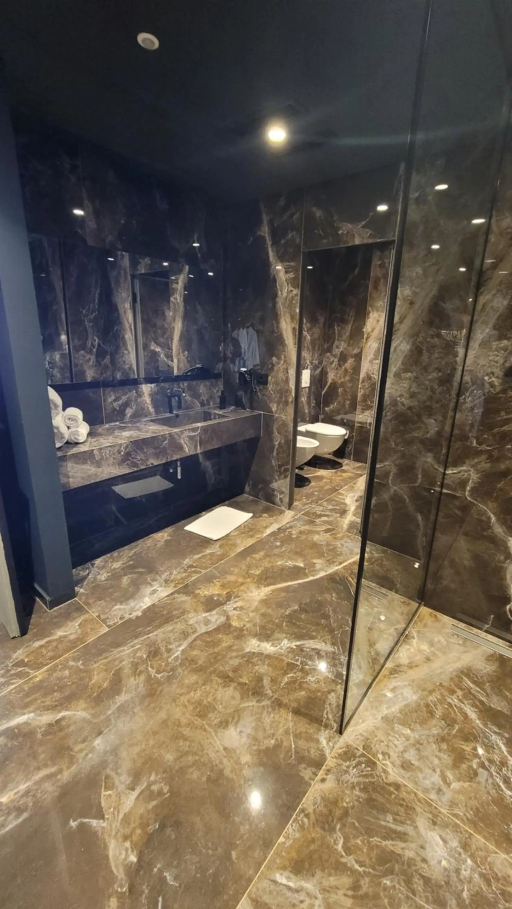 Bathroom in Arka Art Hotel