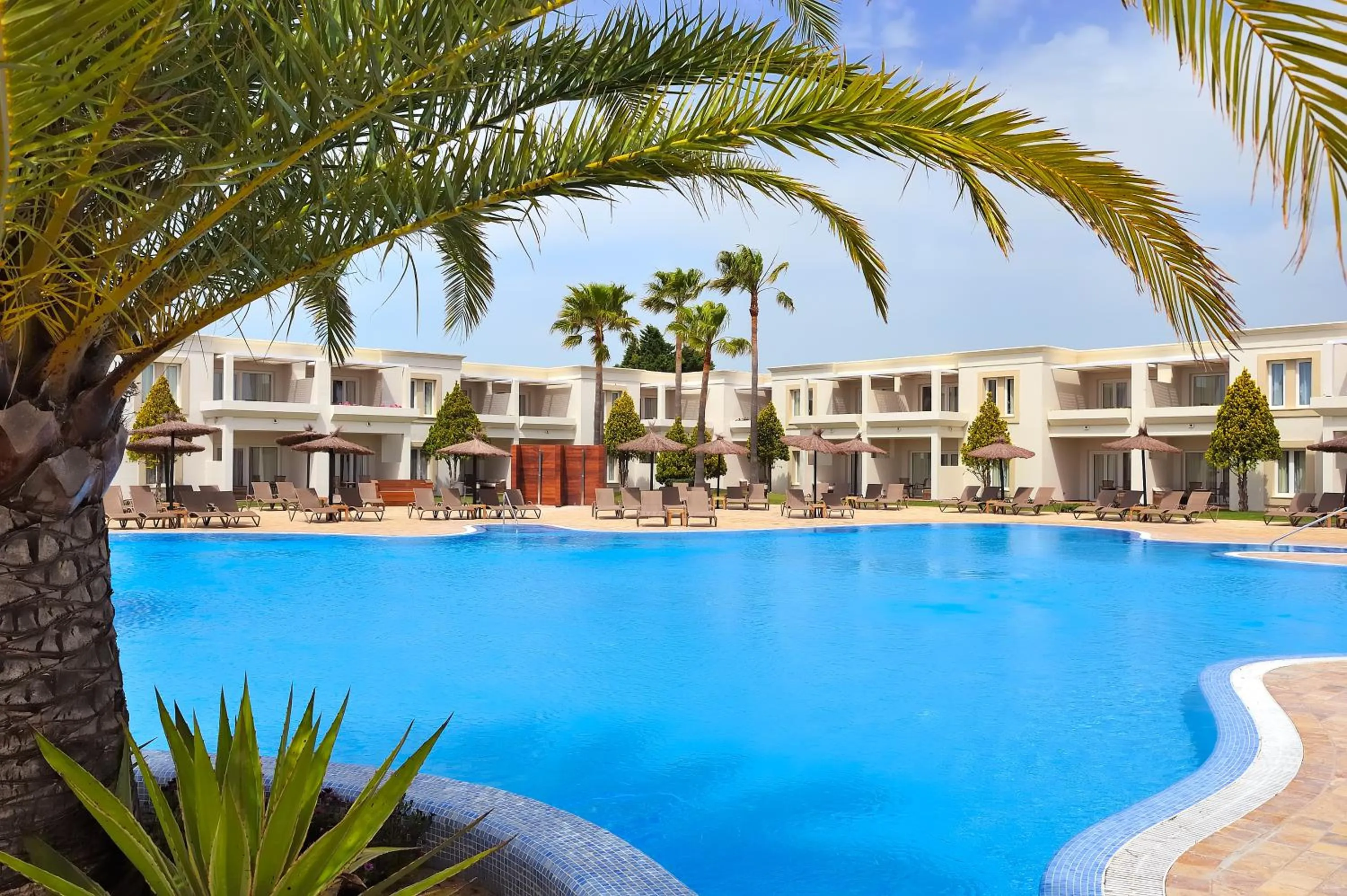 Facade/entrance in Vincci Resort Costa Golf