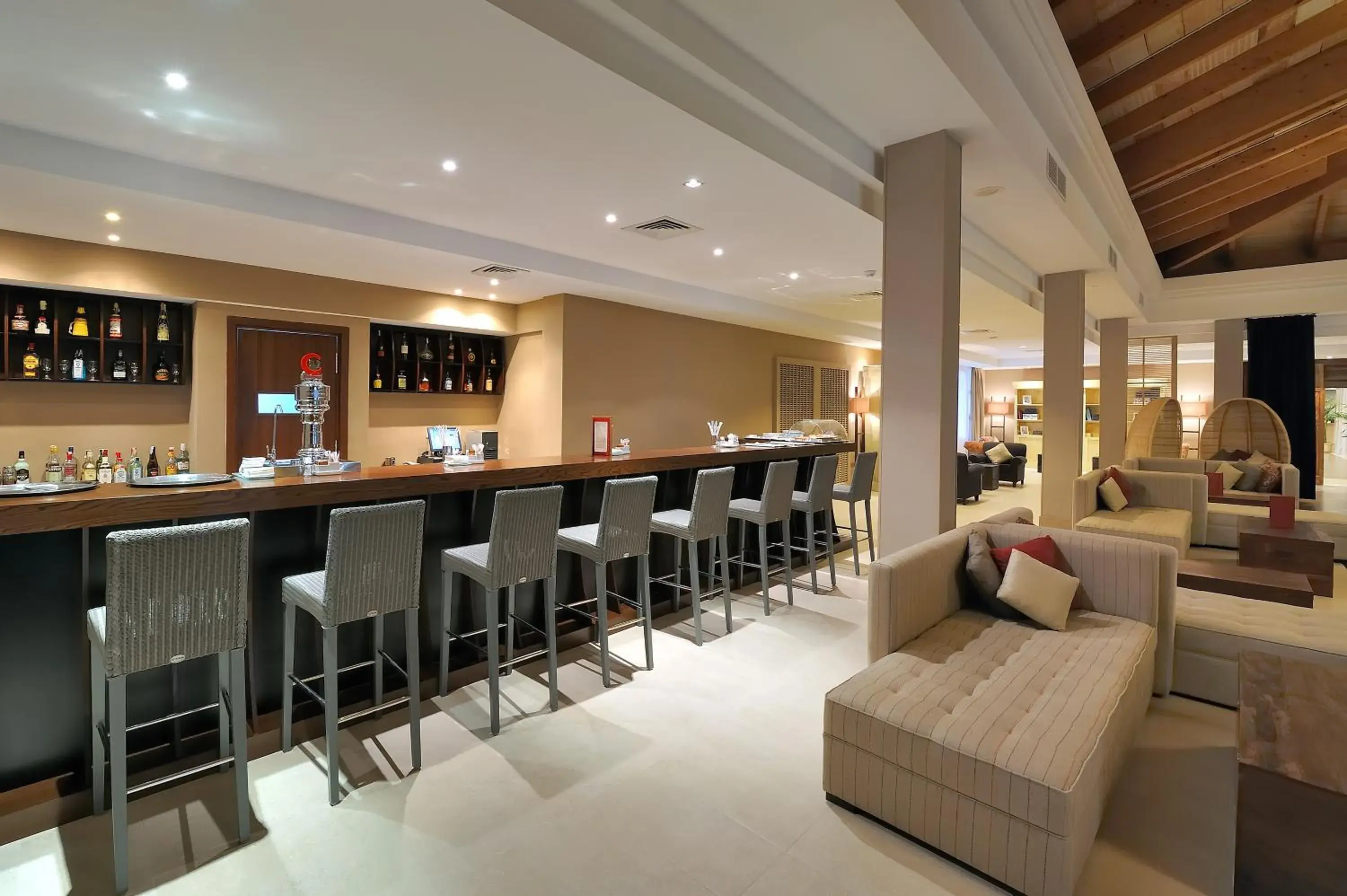 Lounge or bar in Vincci Resort Costa Golf Lounge or bar in Vincci Resort Costa Golf