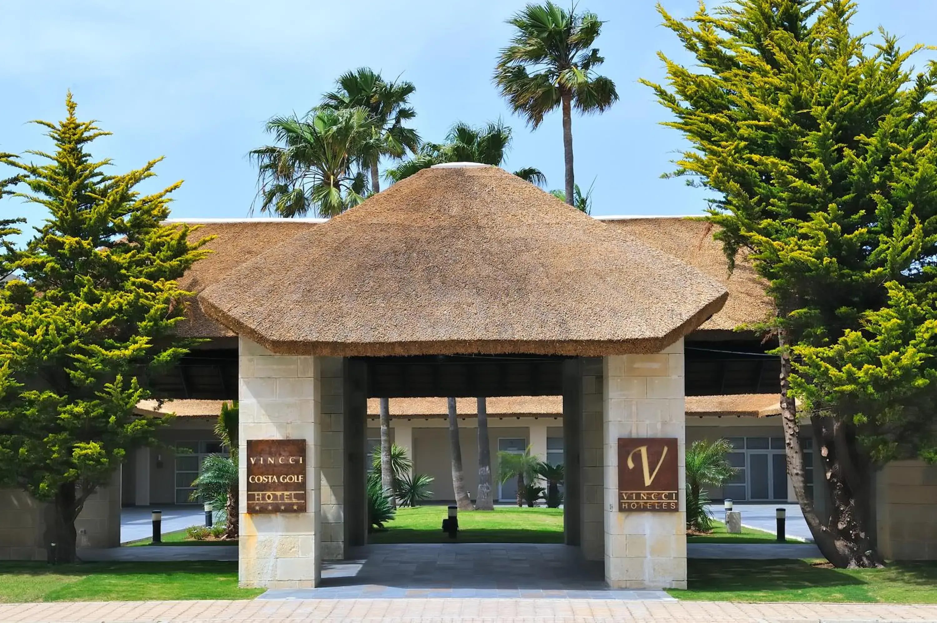 Facade/entrance in Vincci Resort Costa Golf Facade/entrance in Vincci Resort Costa Golf