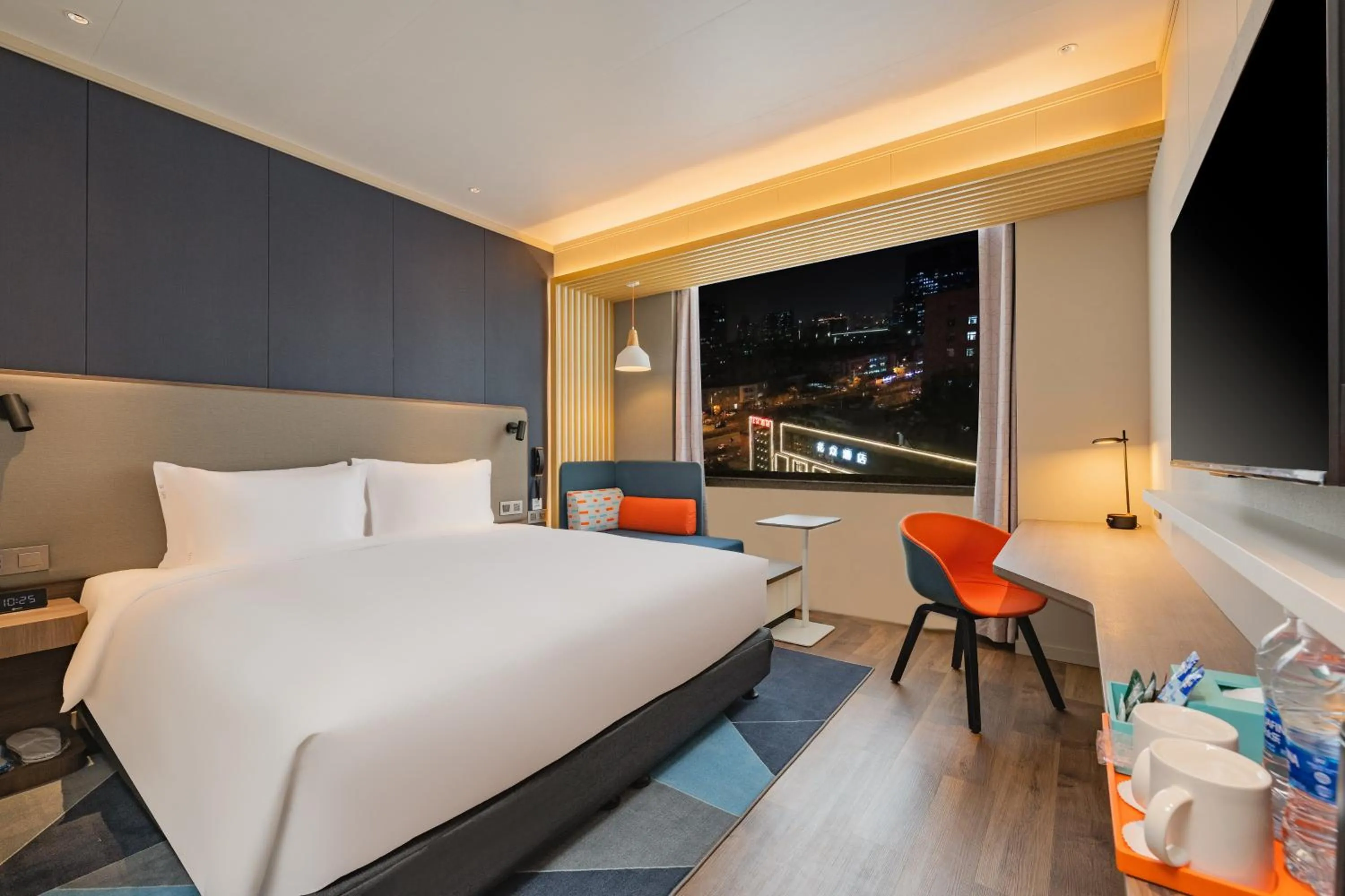 Photo of the whole room in Holiday Inn Express Taiyuan High Tech Zone by IHG