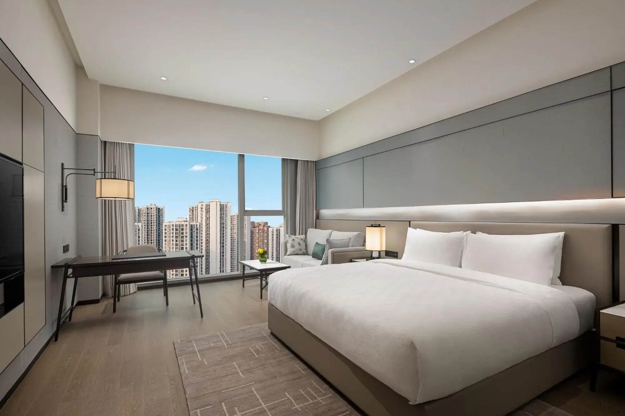 Photo of the whole room, Bed in Hualuxe Leshan, an IHG Hotel Photo of the whole room, Bed in Hualuxe Leshan, an IHG Hotel