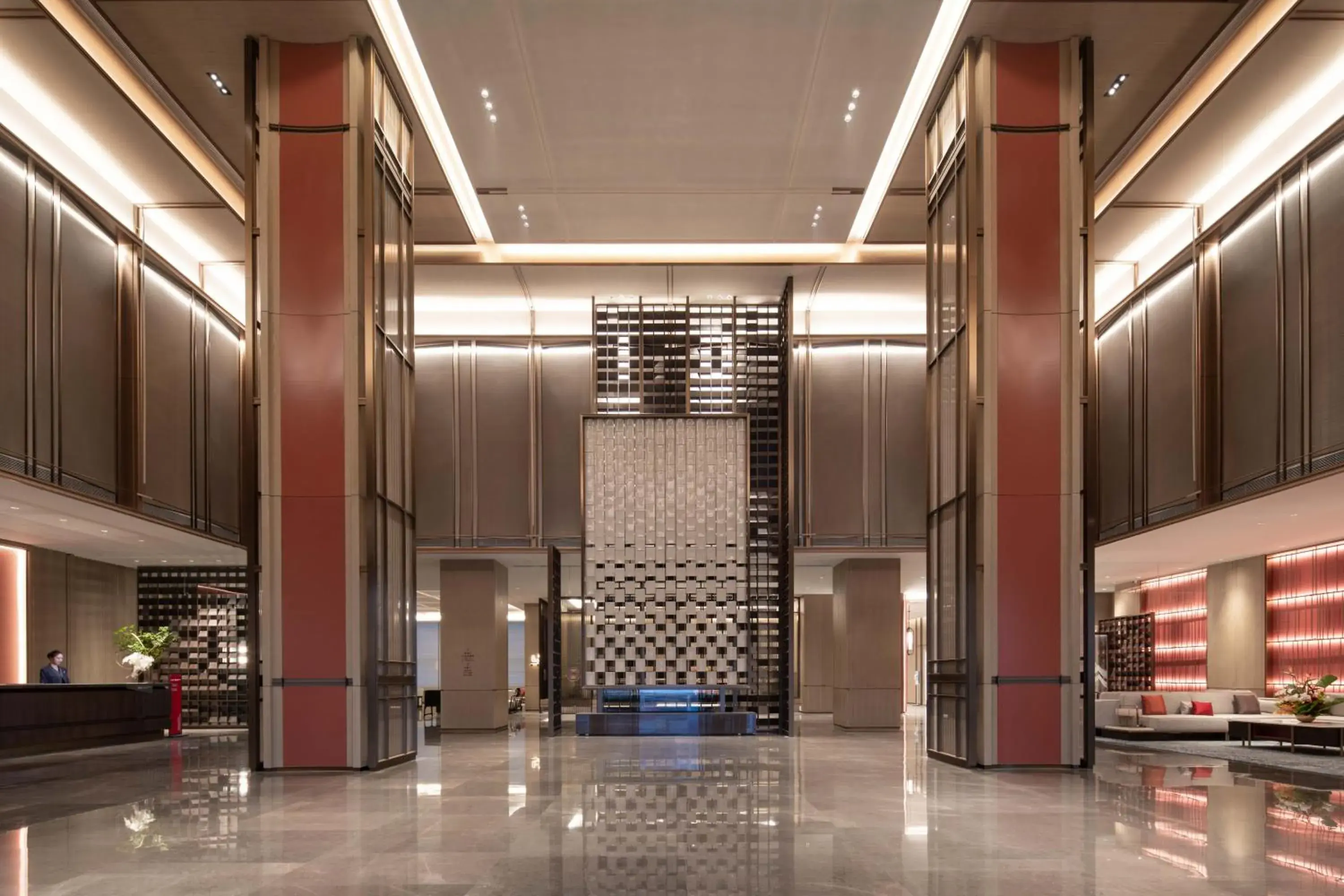 Lobby or reception in Hualuxe Leshan, an IHG Hotel Lobby or reception in Hualuxe Leshan, an IHG Hotel