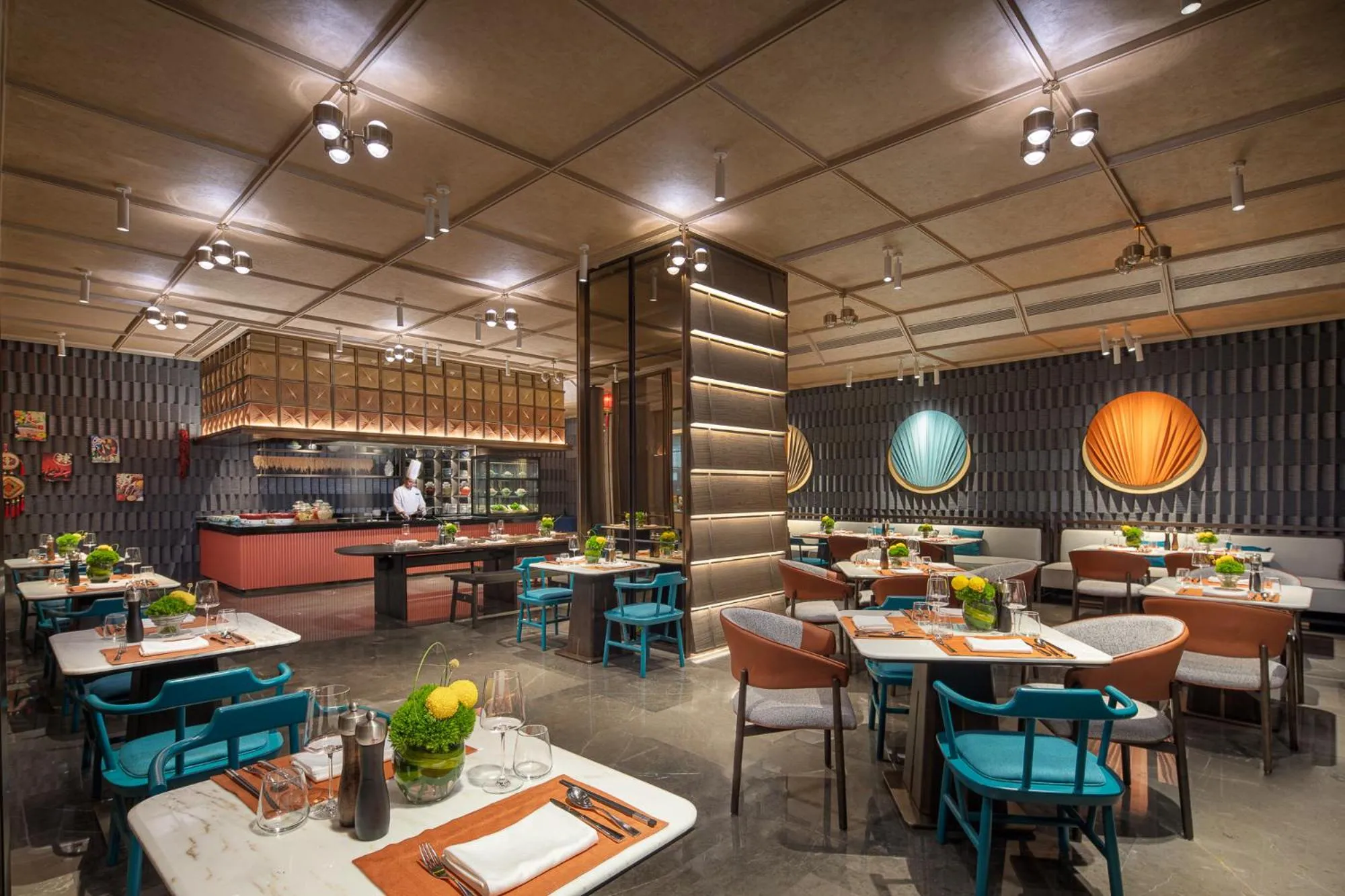 Restaurant/places to eat in Hualuxe Leshan, an IHG Hotel