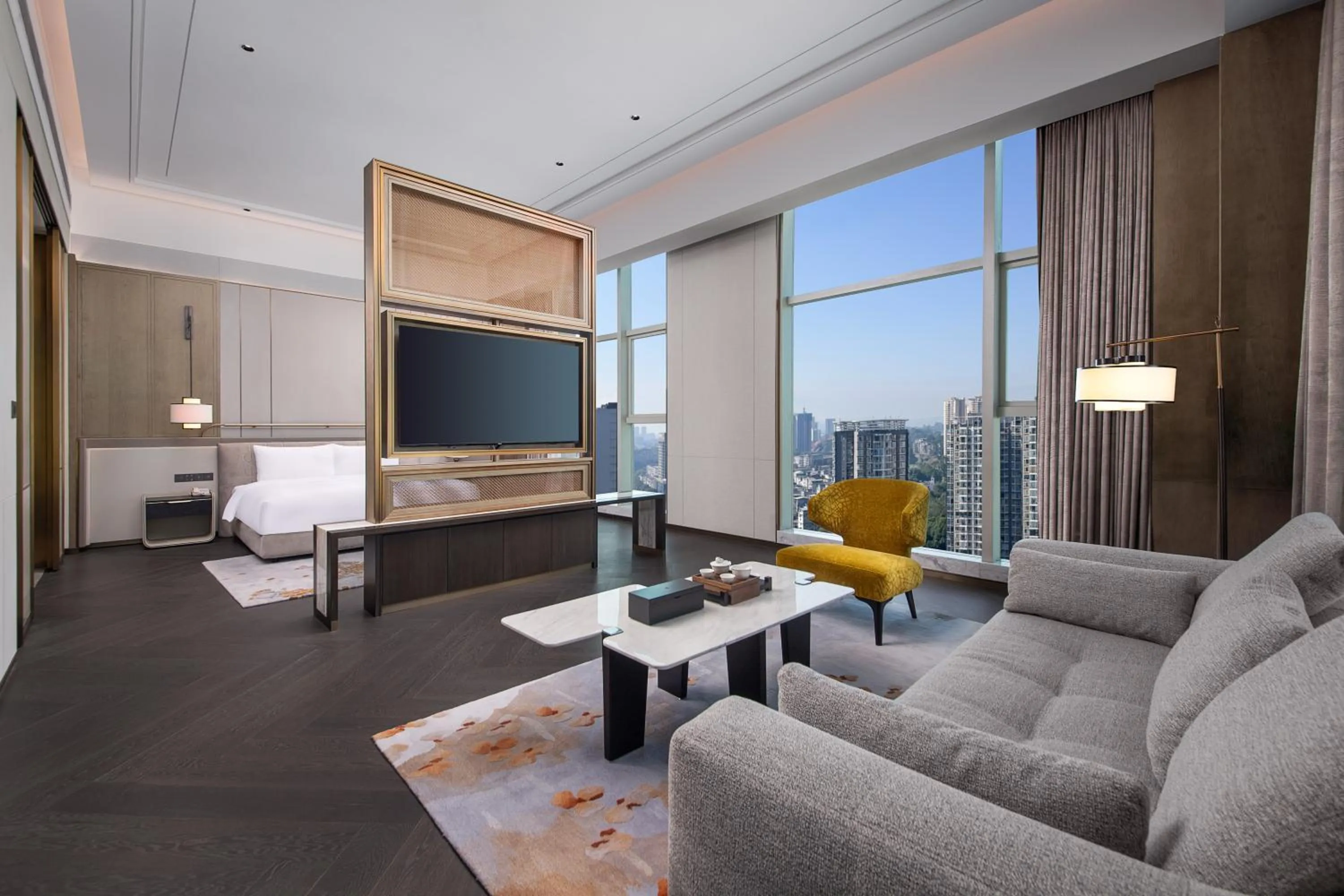 Seating area in Hualuxe Leshan, an IHG Hotel