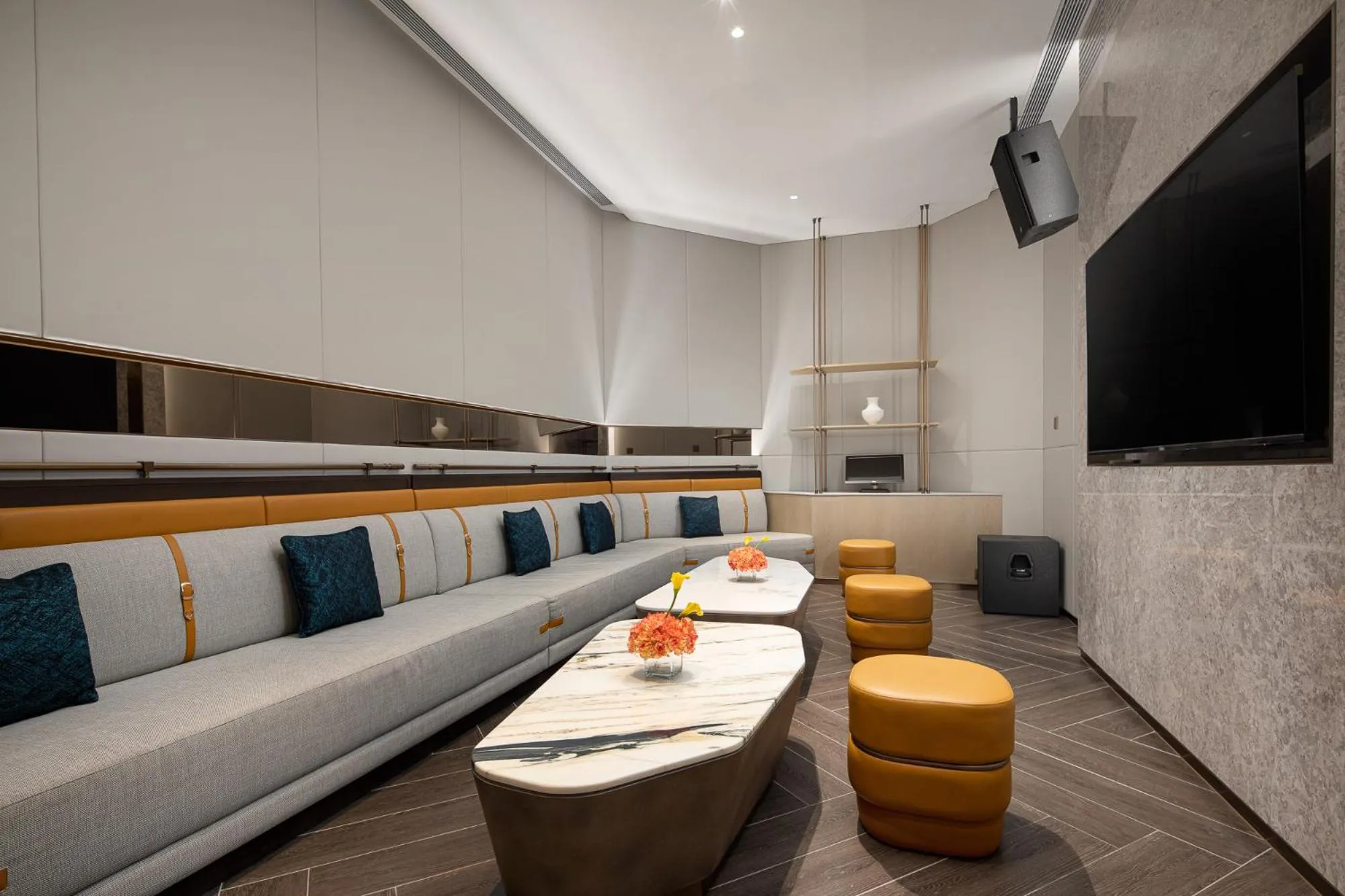 Restaurant/places to eat in Hualuxe Leshan, an IHG Hotel