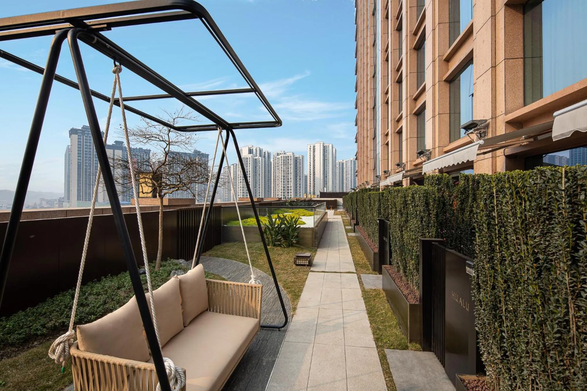 Garden in Hualuxe Leshan, an IHG Hotel