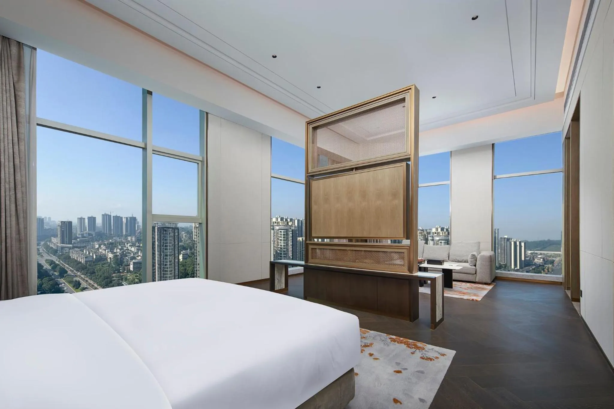 Photo of the whole room, Bed in Hualuxe Leshan, an IHG Hotel