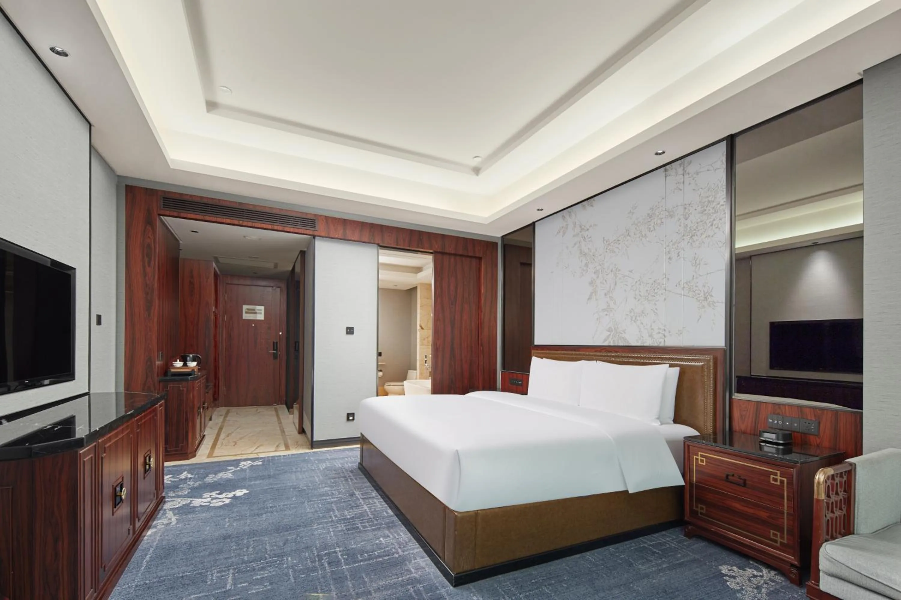 Bedroom, Bed in Hualuxe Leshan, an IHG Hotel