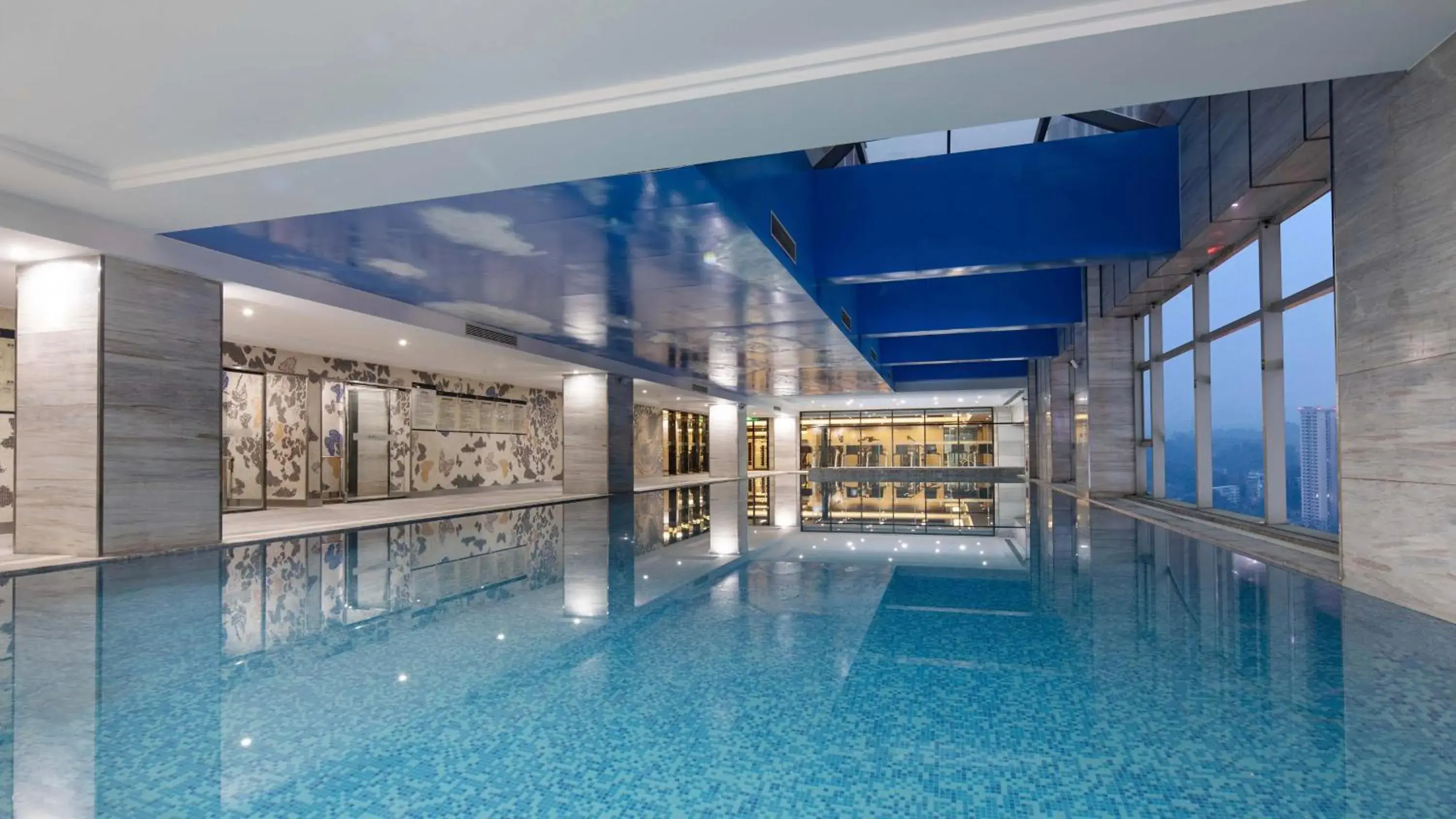 Swimming pool in Hualuxe Leshan, an IHG Hotel Swimming pool in Hualuxe Leshan, an IHG Hotel