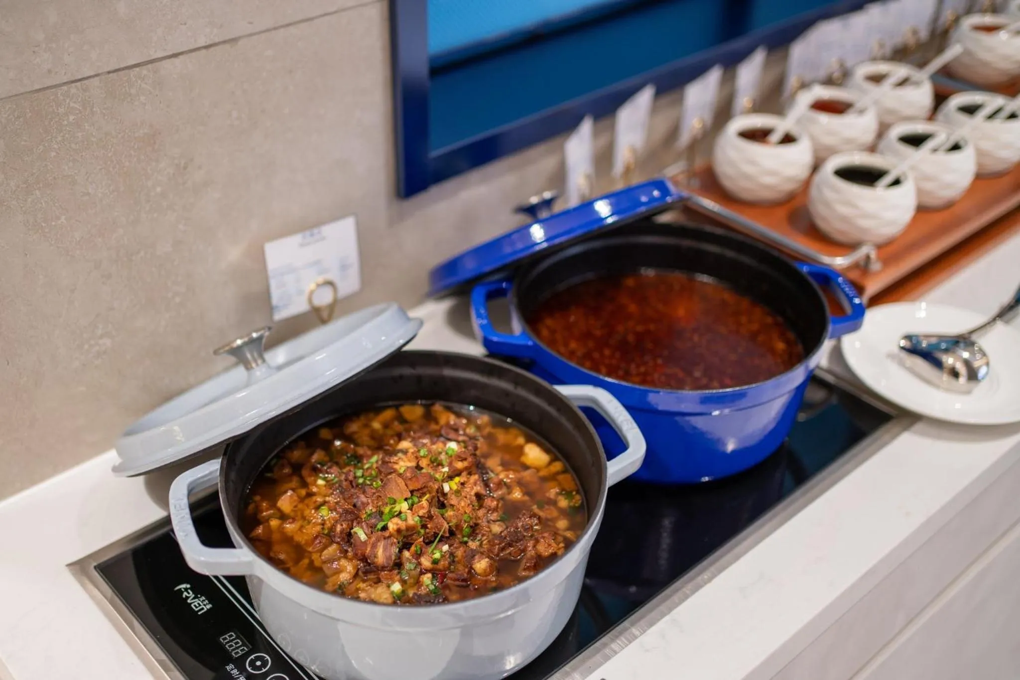 Restaurant/places to eat in Holiday Inn Express Jiangmen Yinhu Bay by IHG