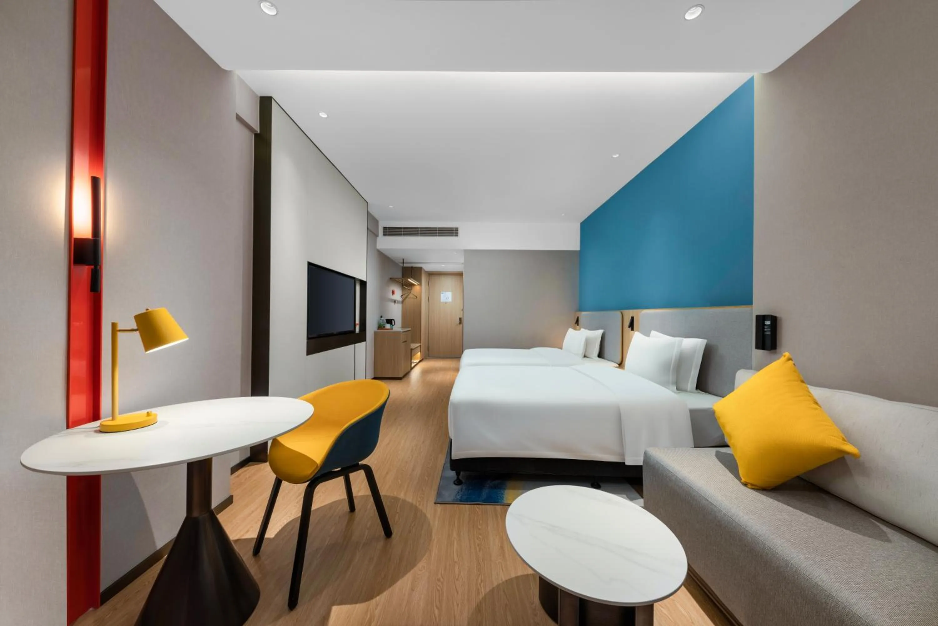 Bed in Holiday Inn Express Jiangmen Yinhu Bay by IHG
