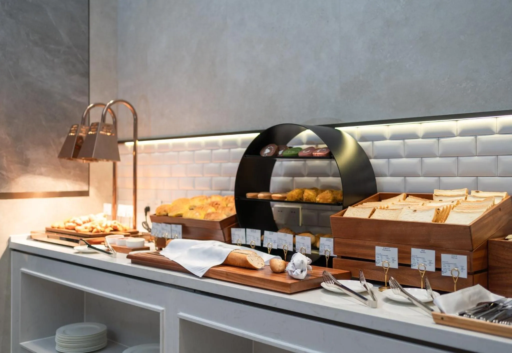 Restaurant/places to eat in Holiday Inn Express Jiangmen Yinhu Bay by IHG