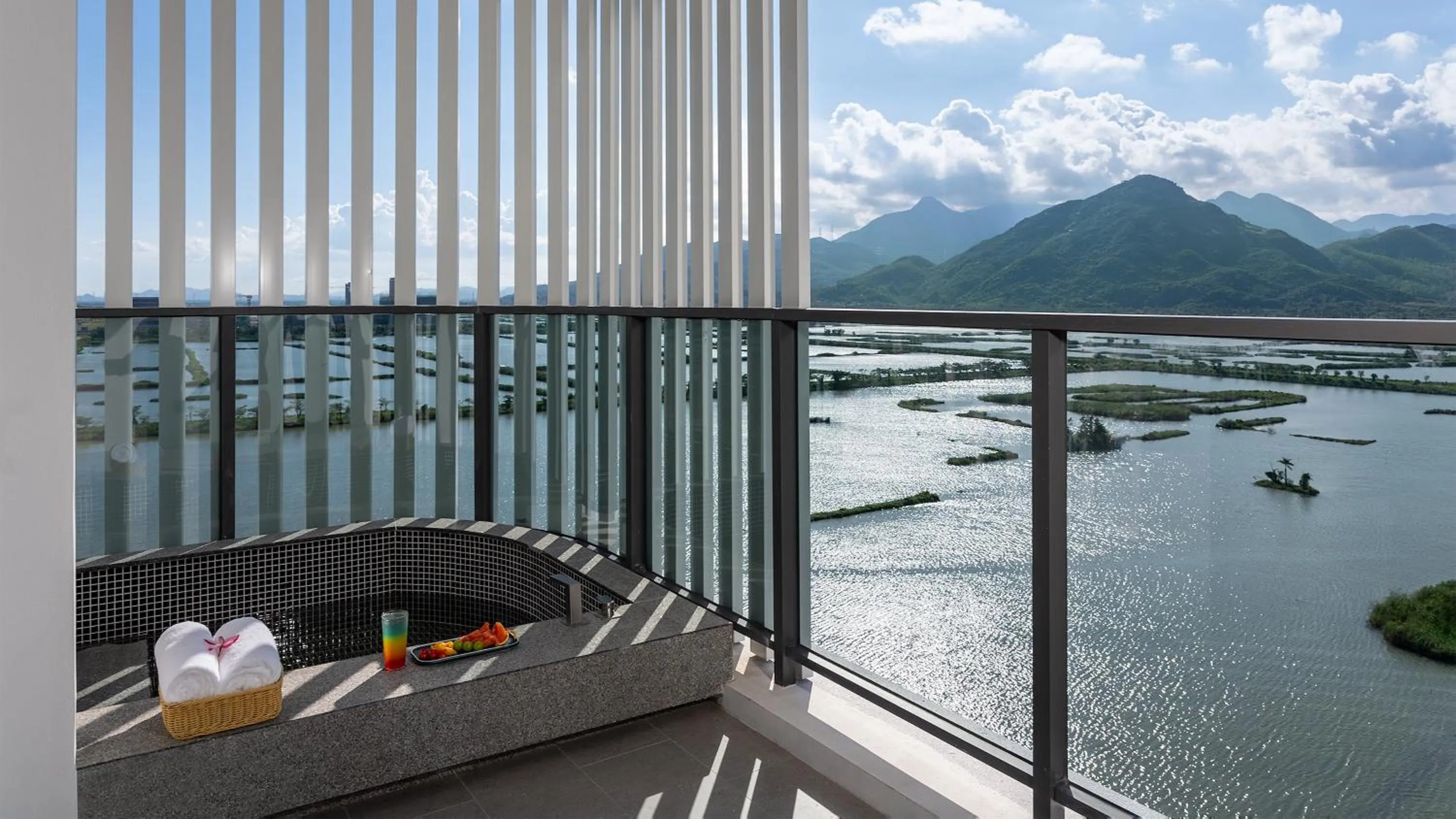 Photo of the whole room in Holiday Inn Express Jiangmen Yinhu Bay by IHG