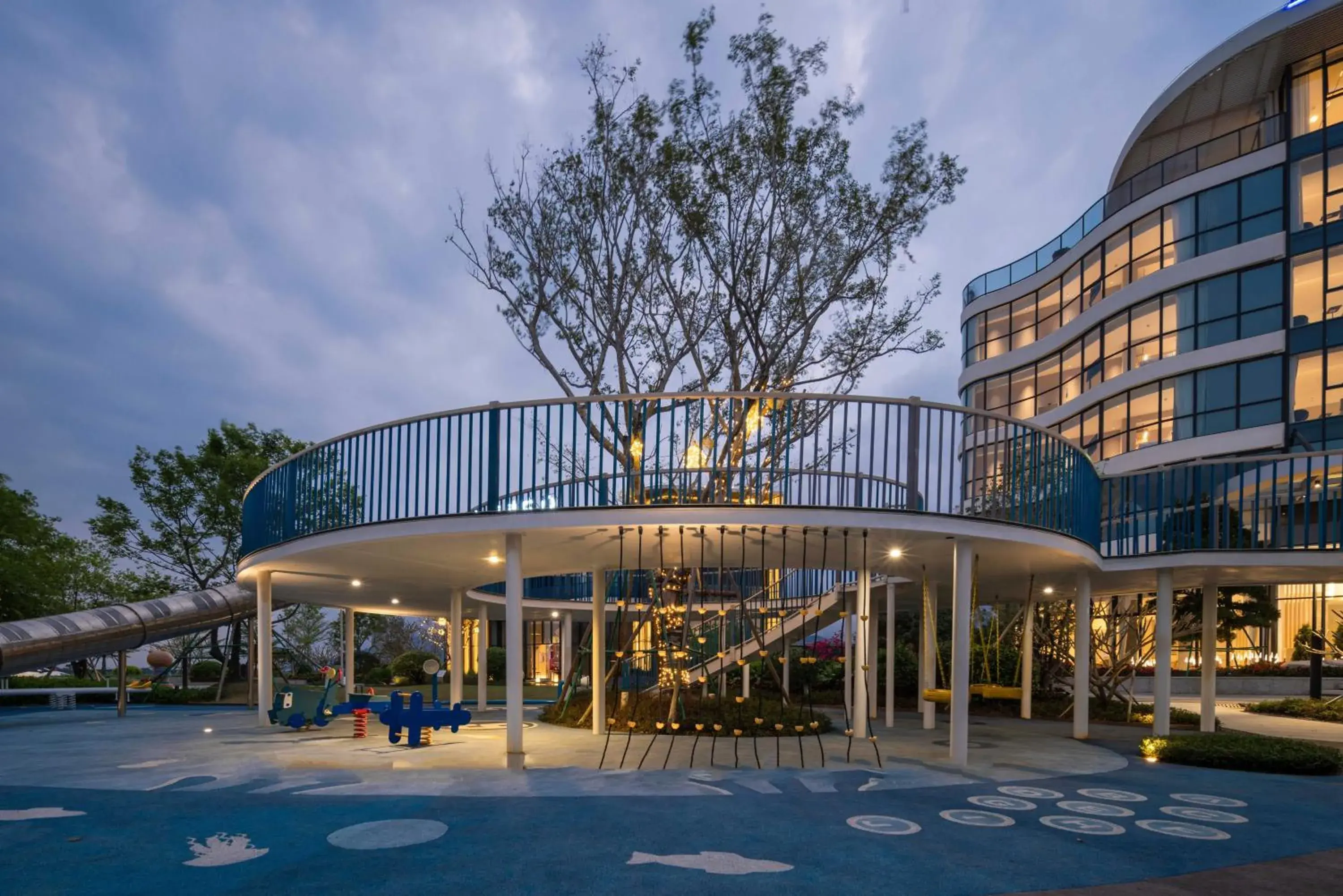 Property building in Holiday Inn Express Jiangmen Yinhu Bay by IHG Property building in Holiday Inn Express Jiangmen Yinhu Bay by IHG