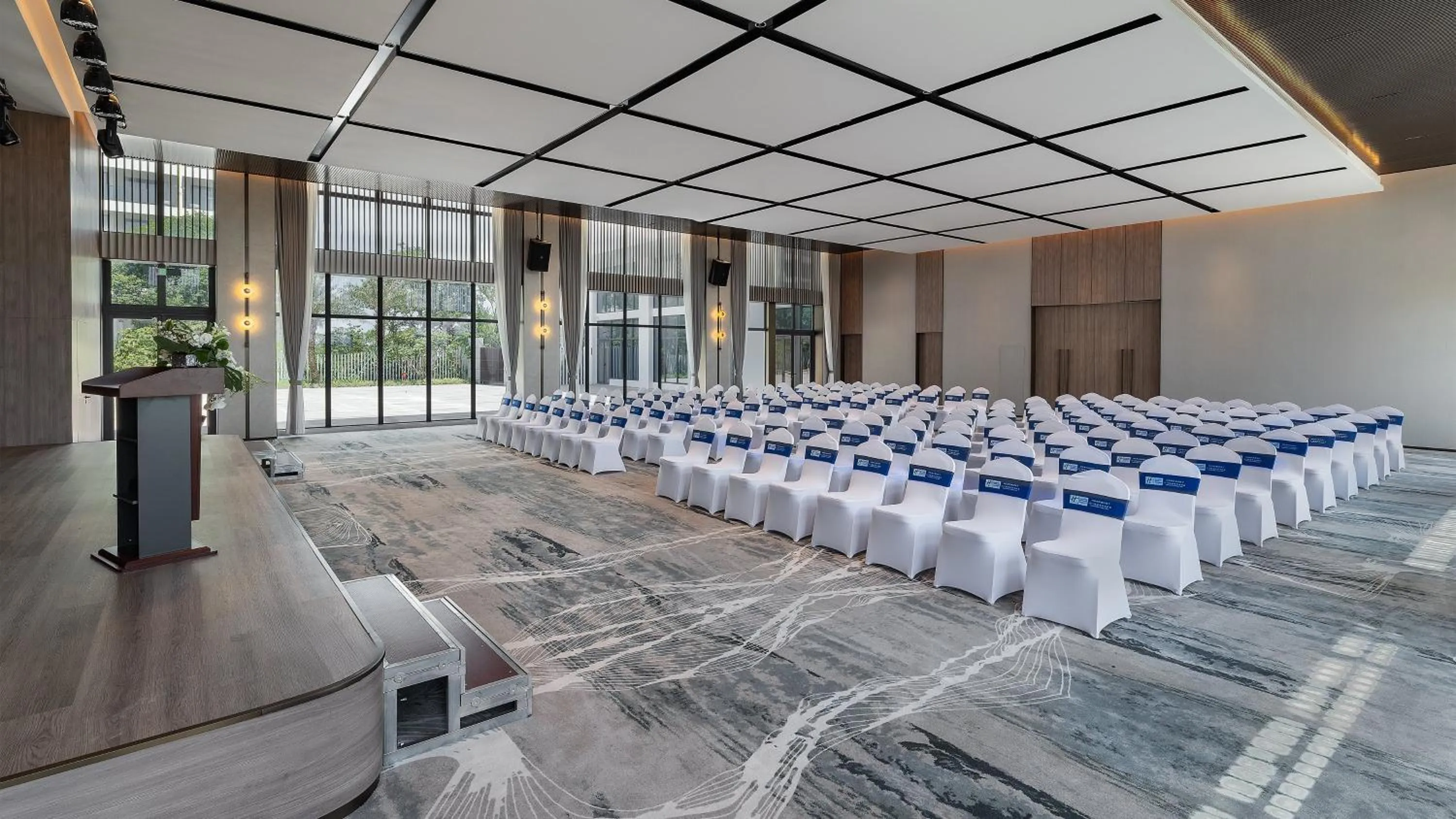 Meeting/conference room in Holiday Inn Express Jiangmen Yinhu Bay by IHG