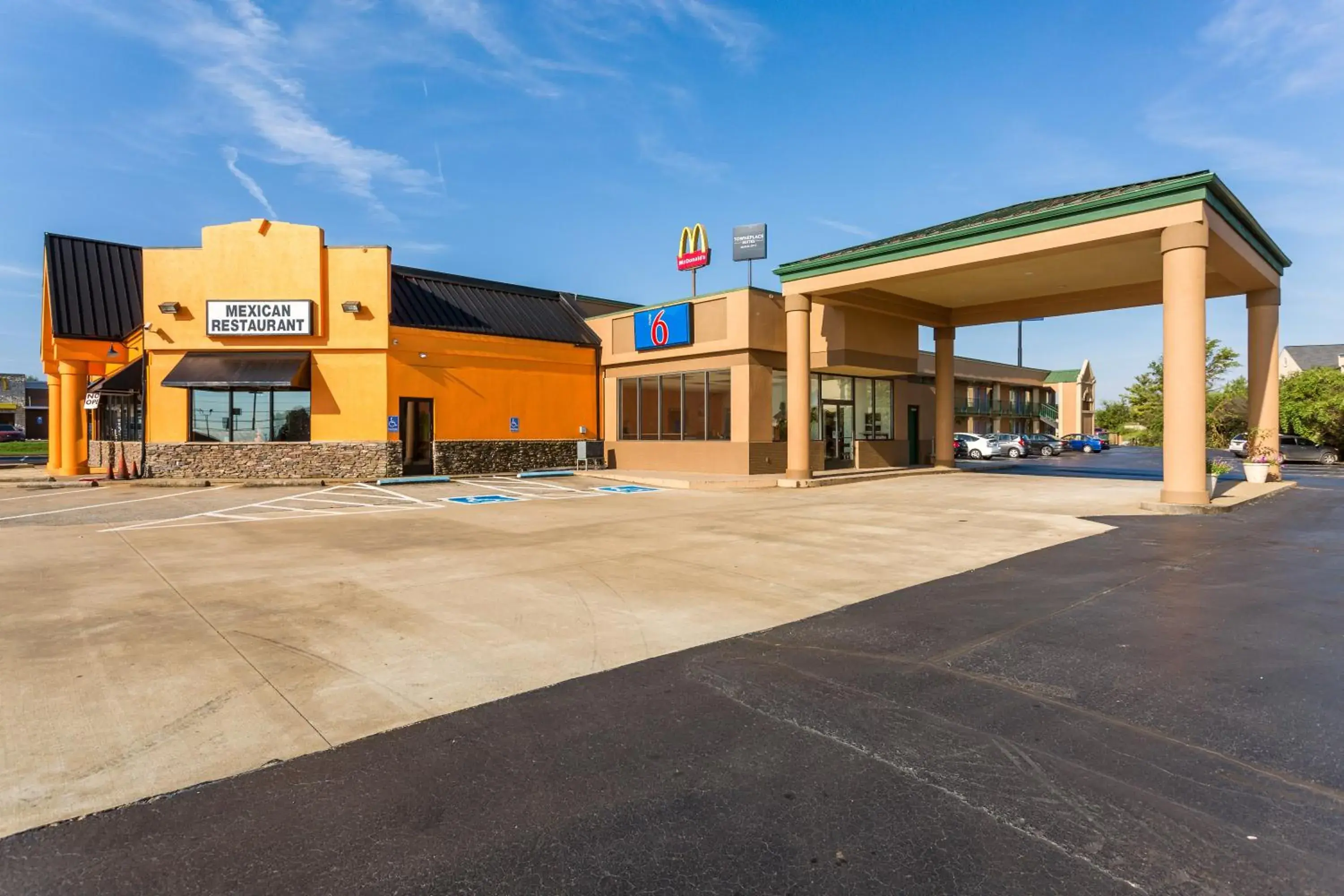 Restaurant/places to eat in Motel 6-Clarksville, TN Restaurant/places to eat in Motel 6-Clarksville, TN