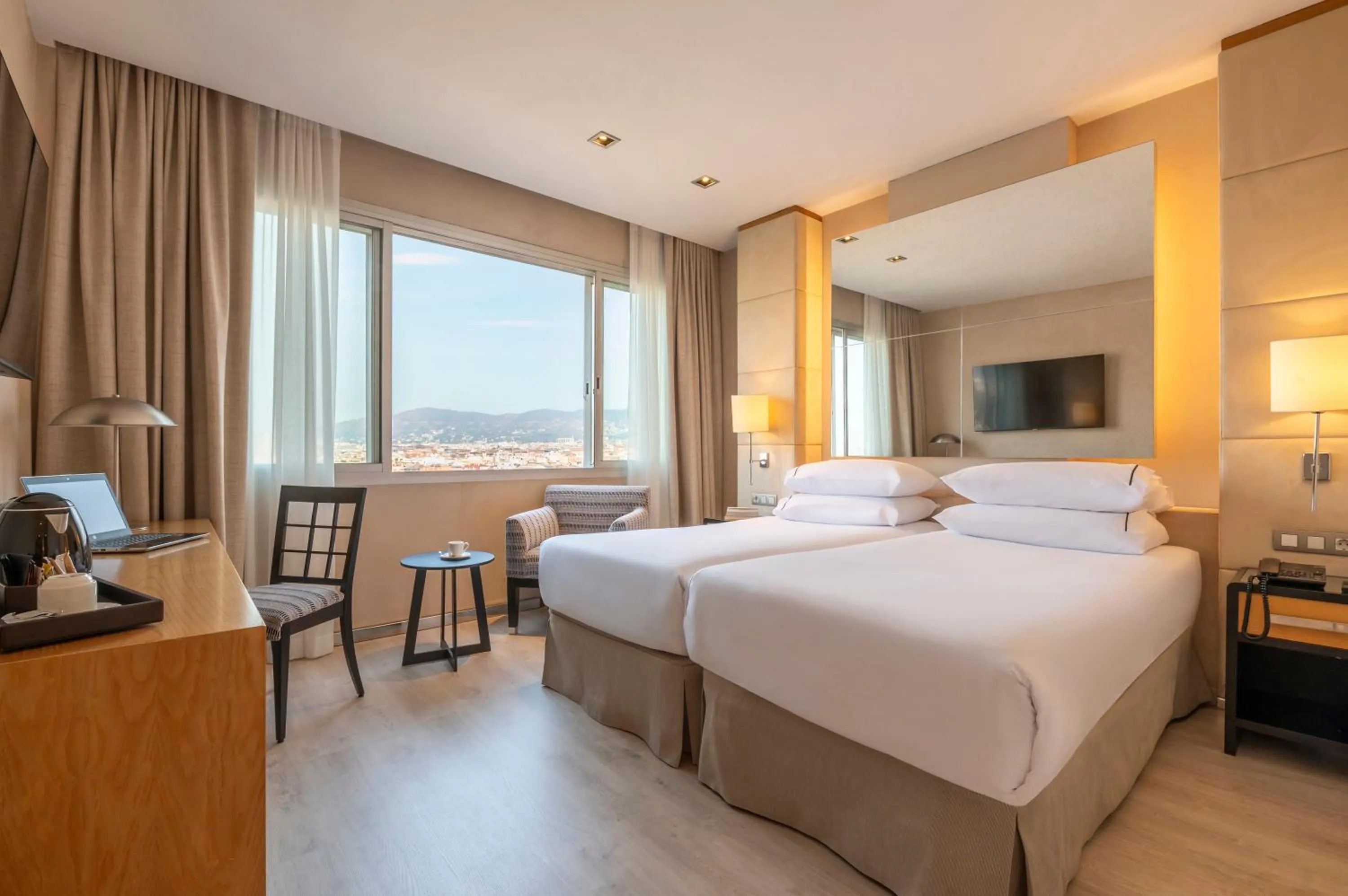 City view, Bed in Hesperia Barcelona Presidente