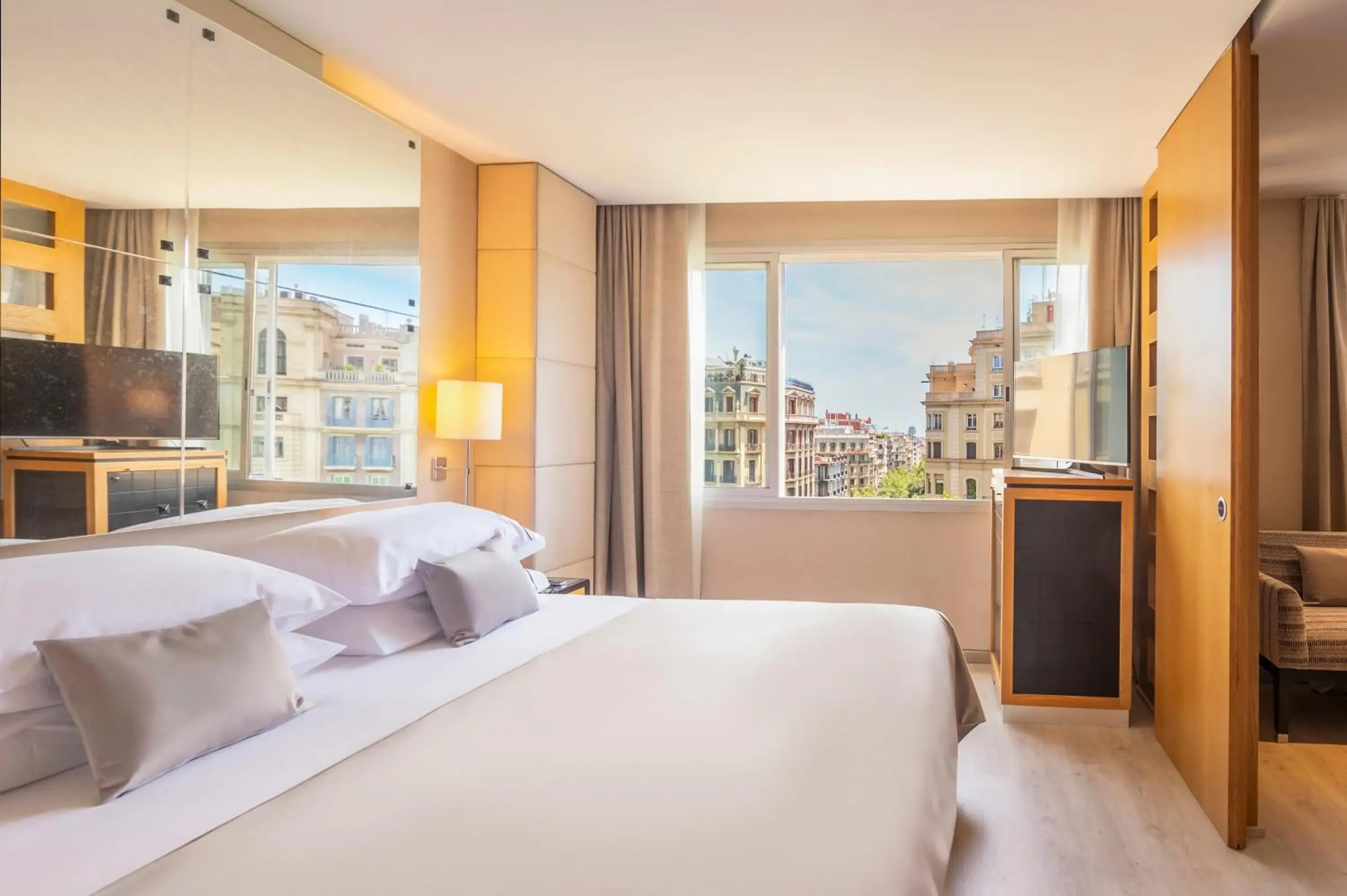 City view, Bed in Hesperia Barcelona Presidente City view, Bed in Hesperia Barcelona Presidente
