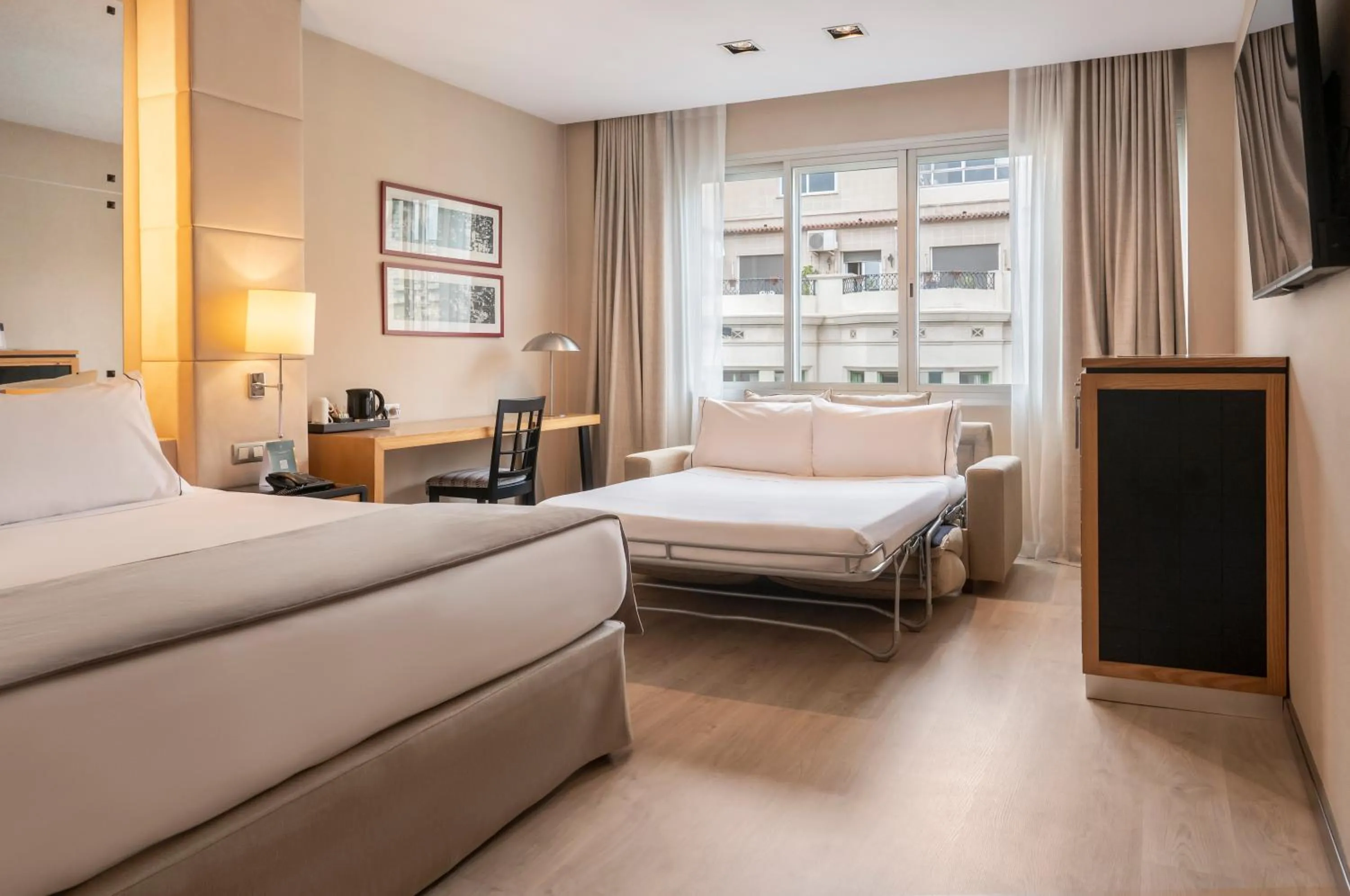 Bed in Hesperia Barcelona Presidente