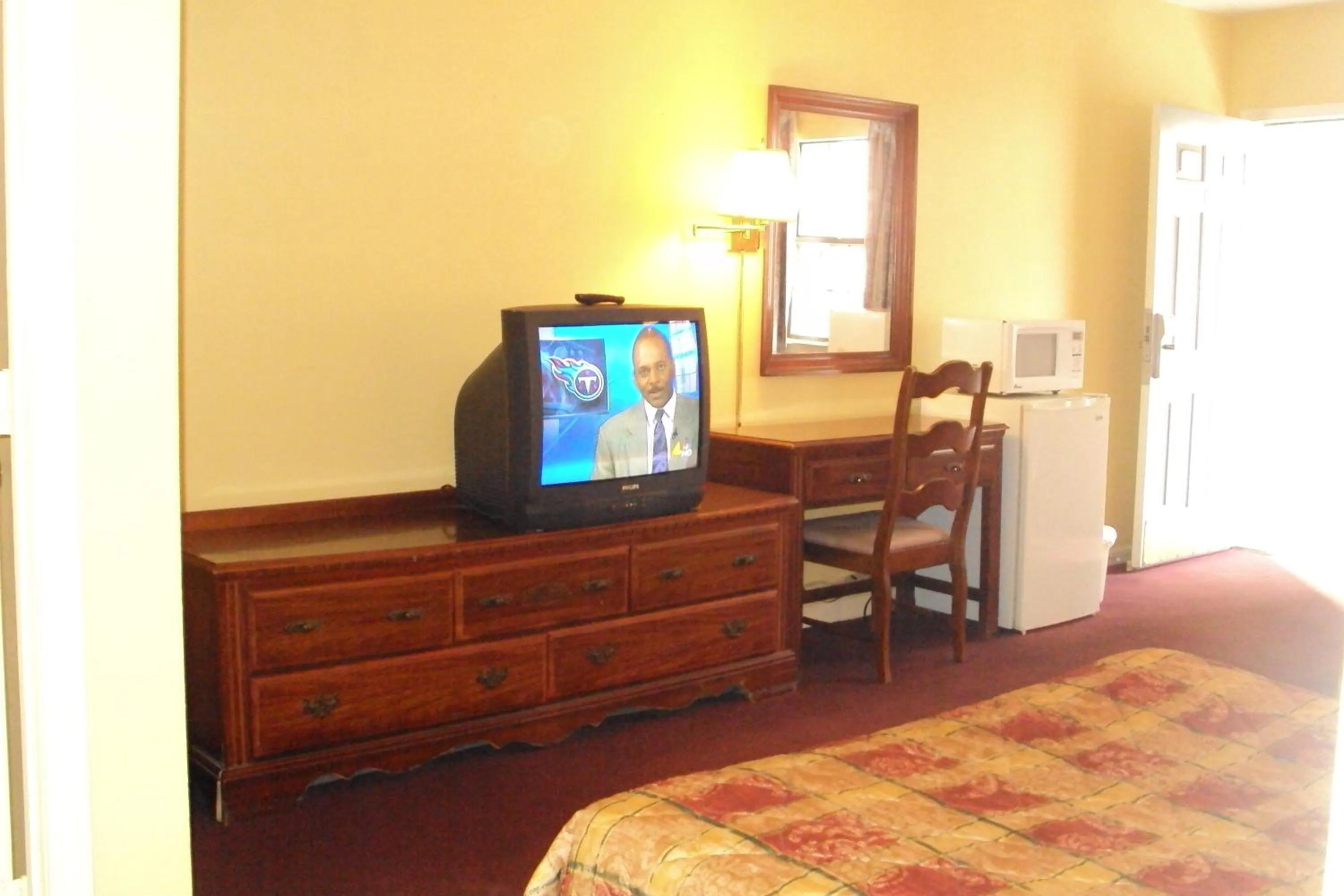 TV and multimedia, Bed in Executive Inn