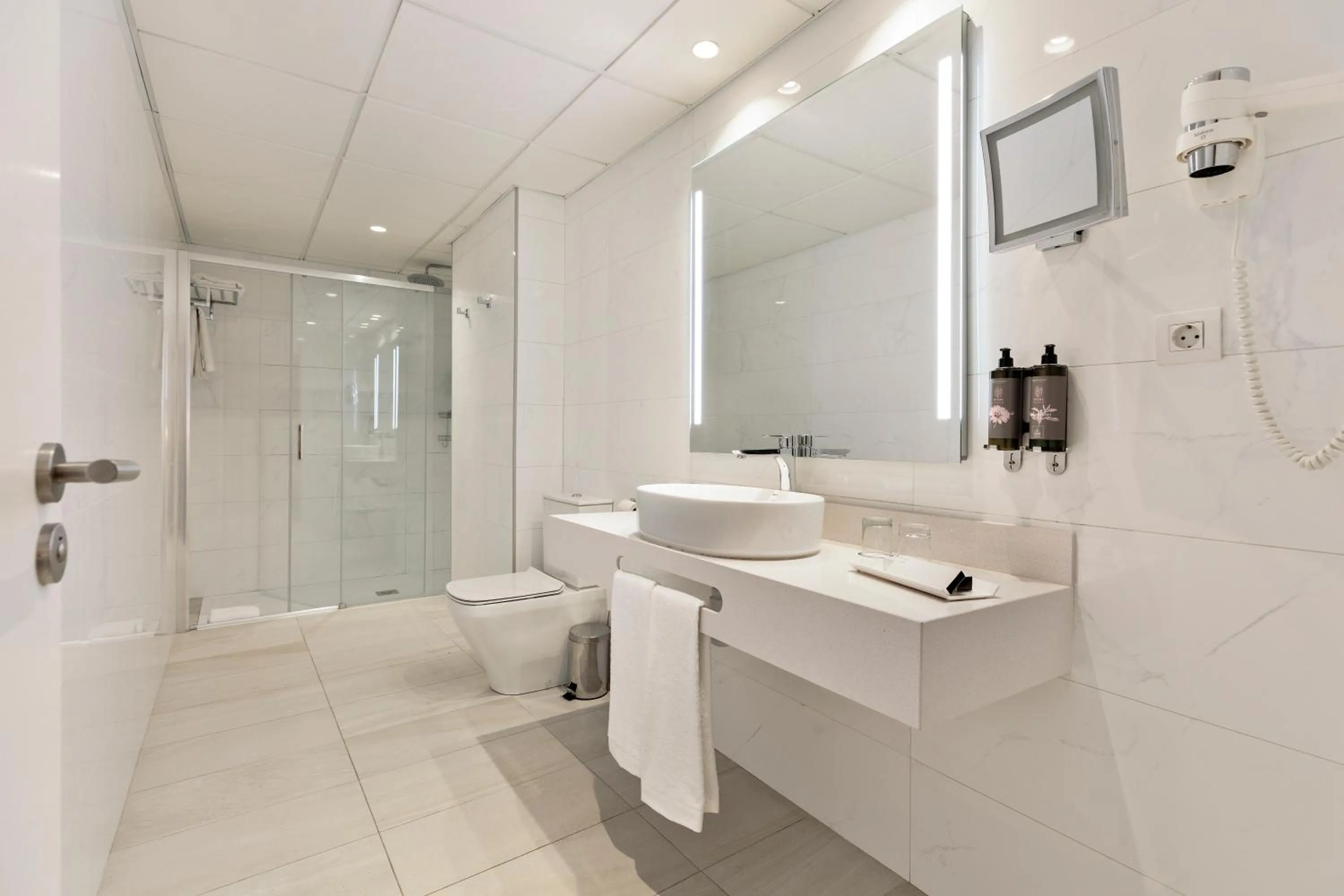 Bathroom in Hotel Best Auto Hogar