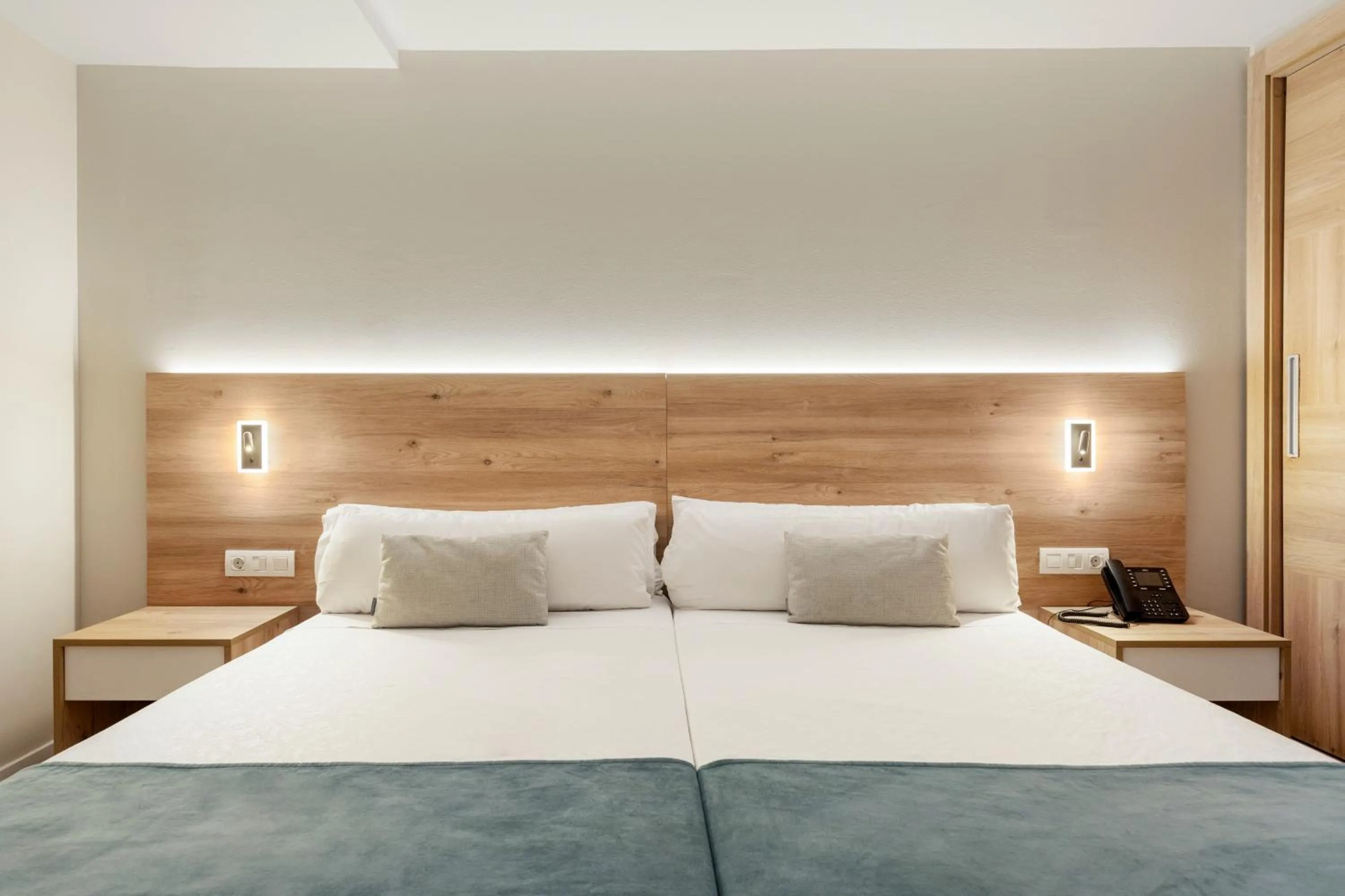 Bedroom, Bed in Hotel Best Auto Hogar