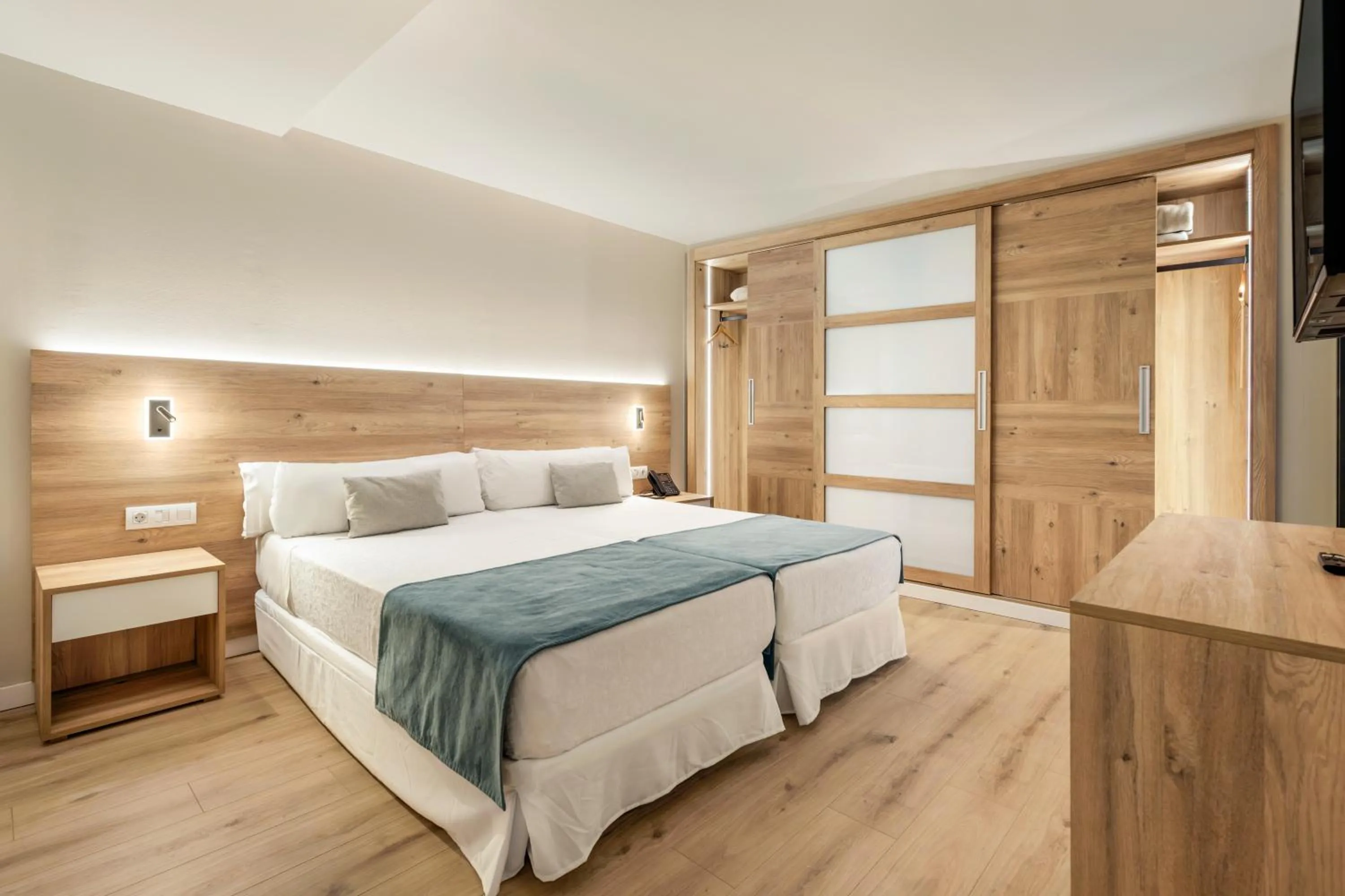 Bedroom, Bed in Hotel Best Auto Hogar