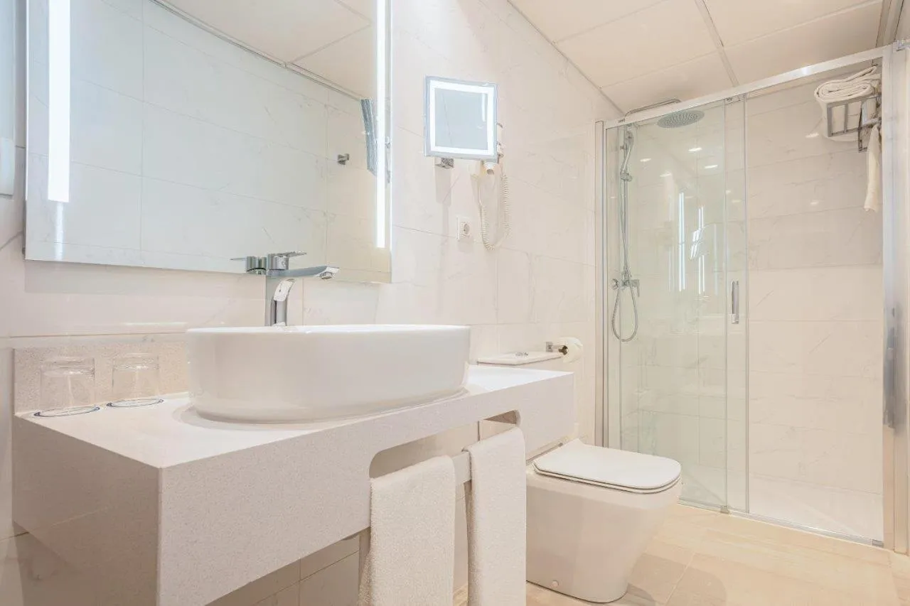 Bathroom in Hotel Best Auto Hogar