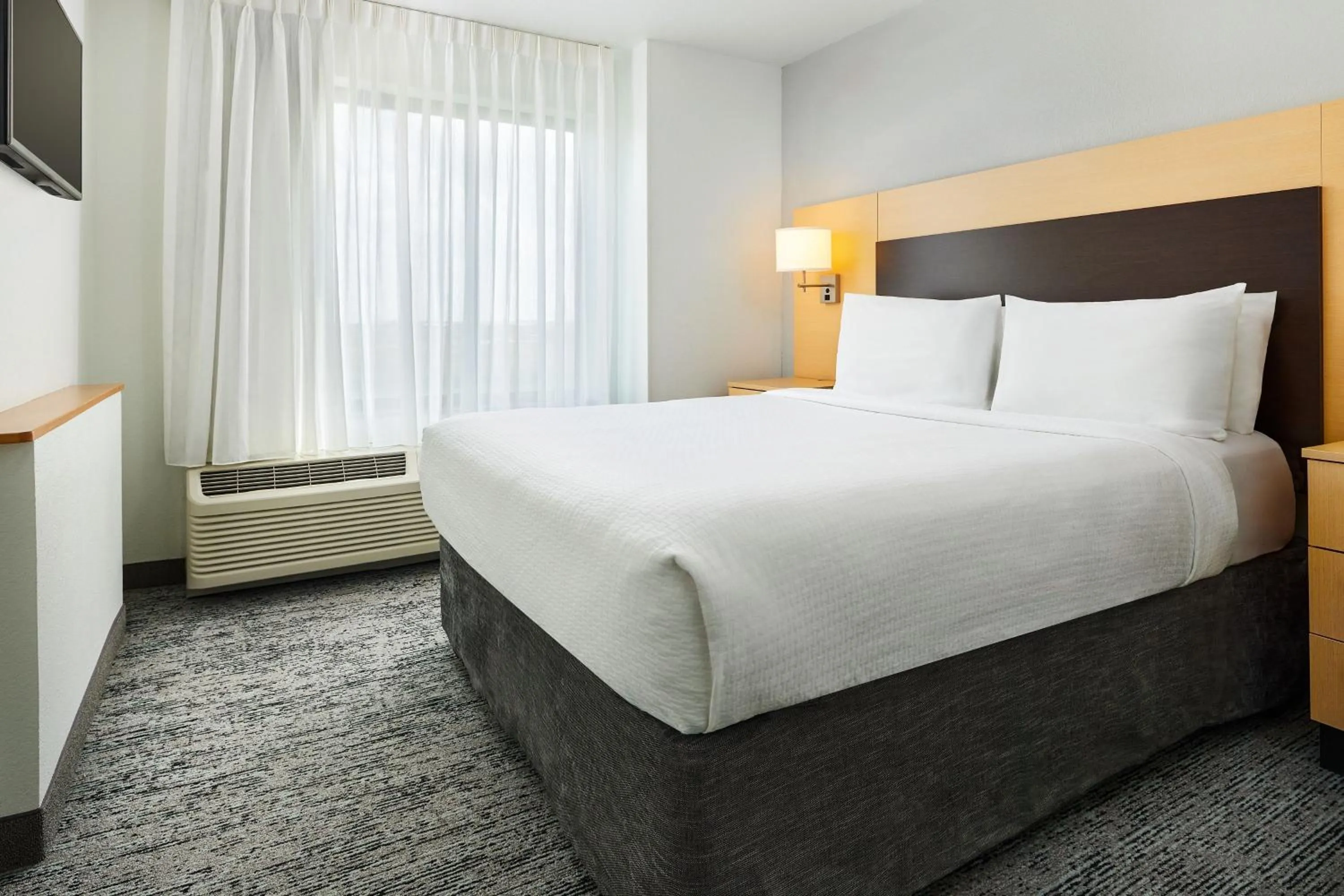 Bedroom, Bed in TownePlace Suites by Marriott Garden City