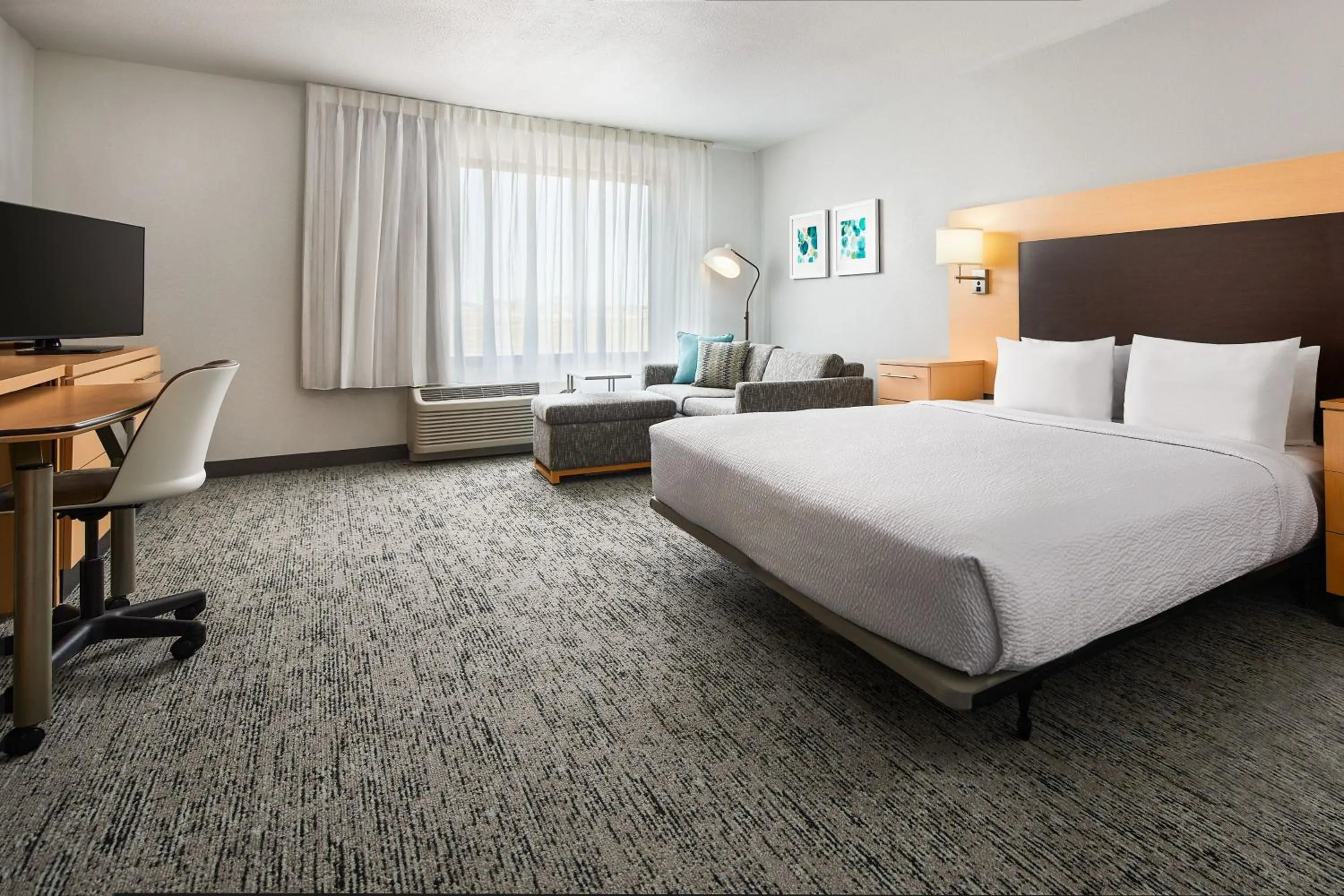 Photo of the whole room, Bed in TownePlace Suites by Marriott Garden City