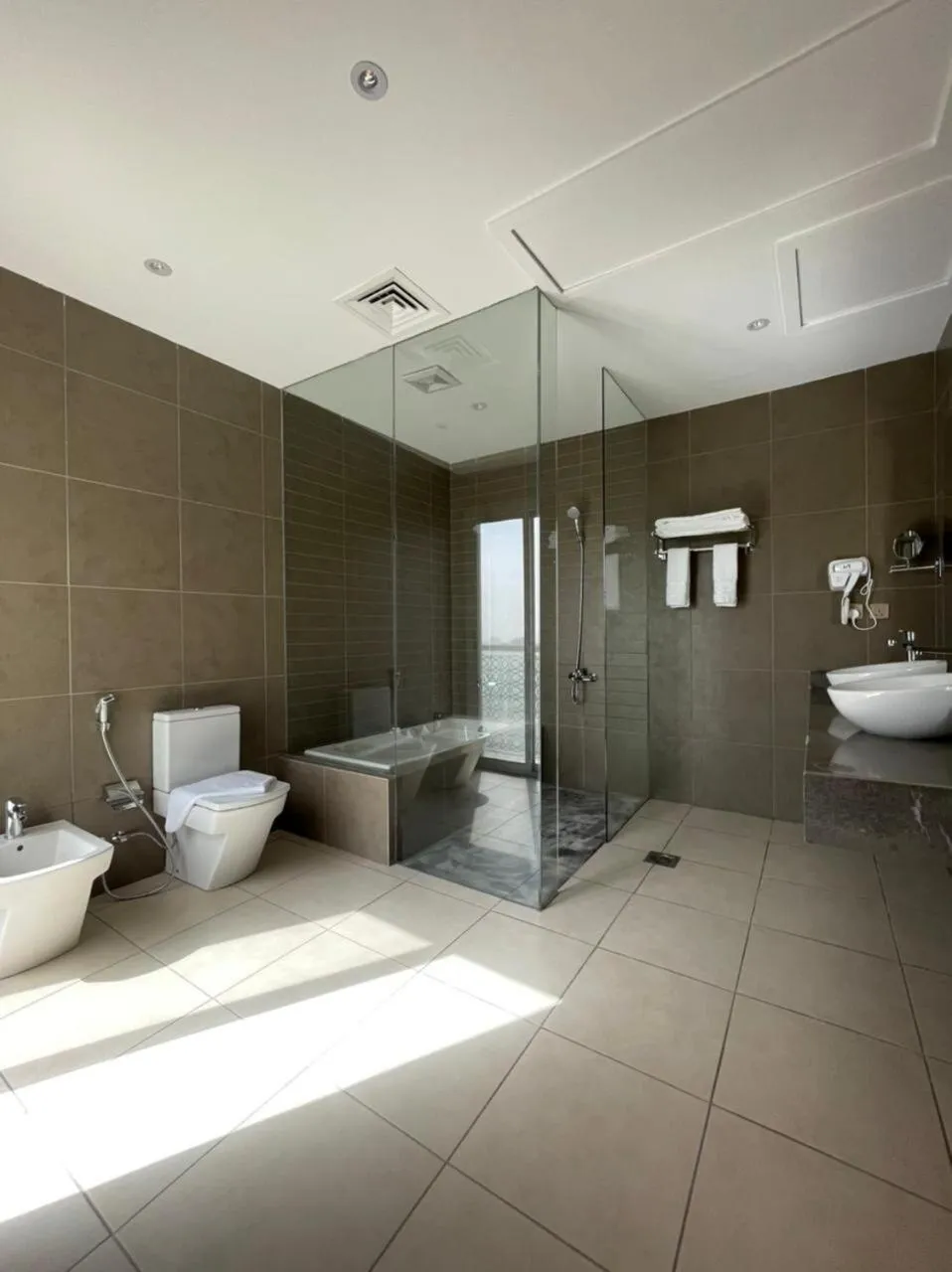 Toilet in Sarwat Park Hotel Jeddah - سروات بارك جده