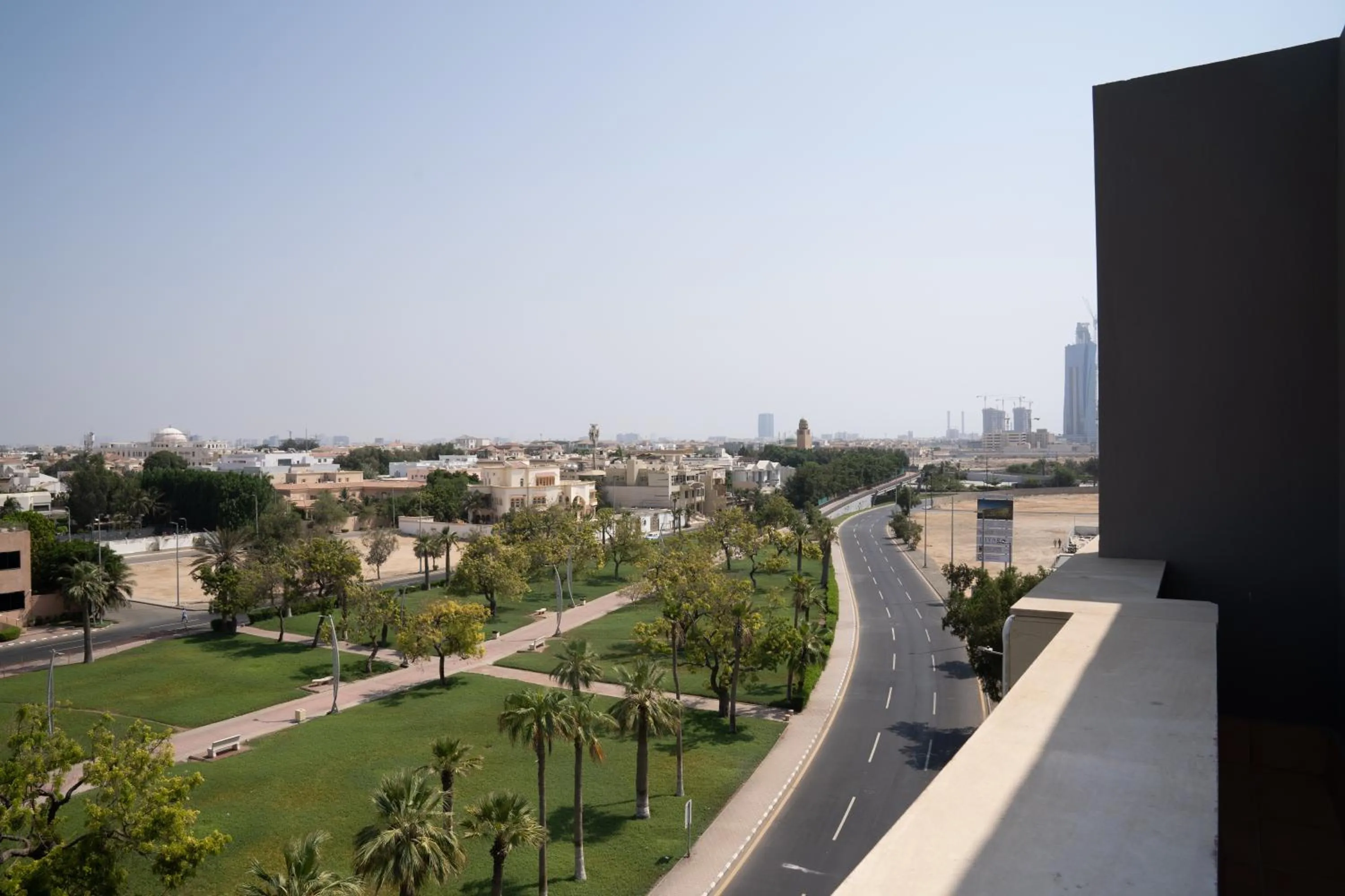 Day in Sarwat Park Hotel Jeddah - سروات بارك جده