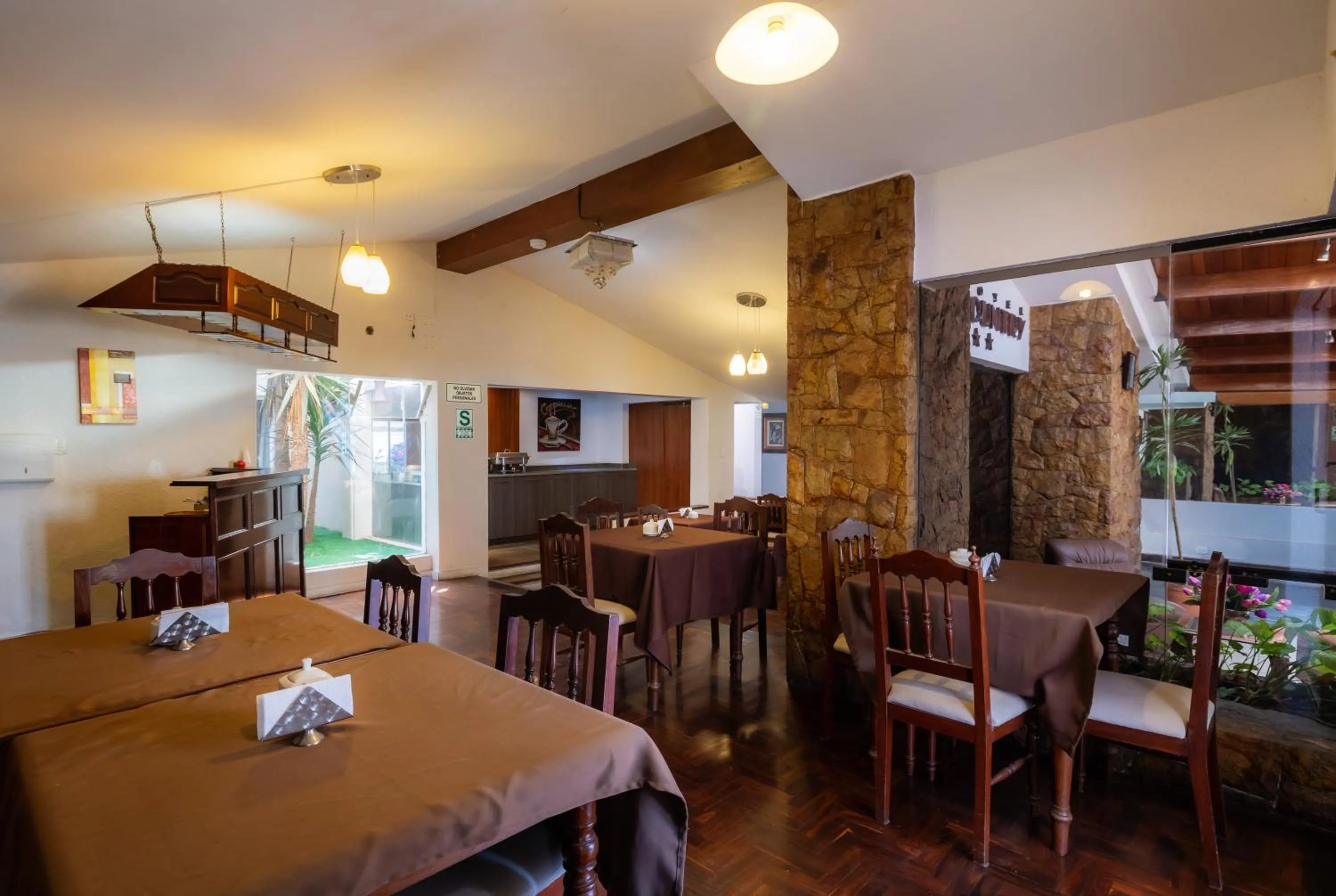 Dining area in Hotel Country Trujillo