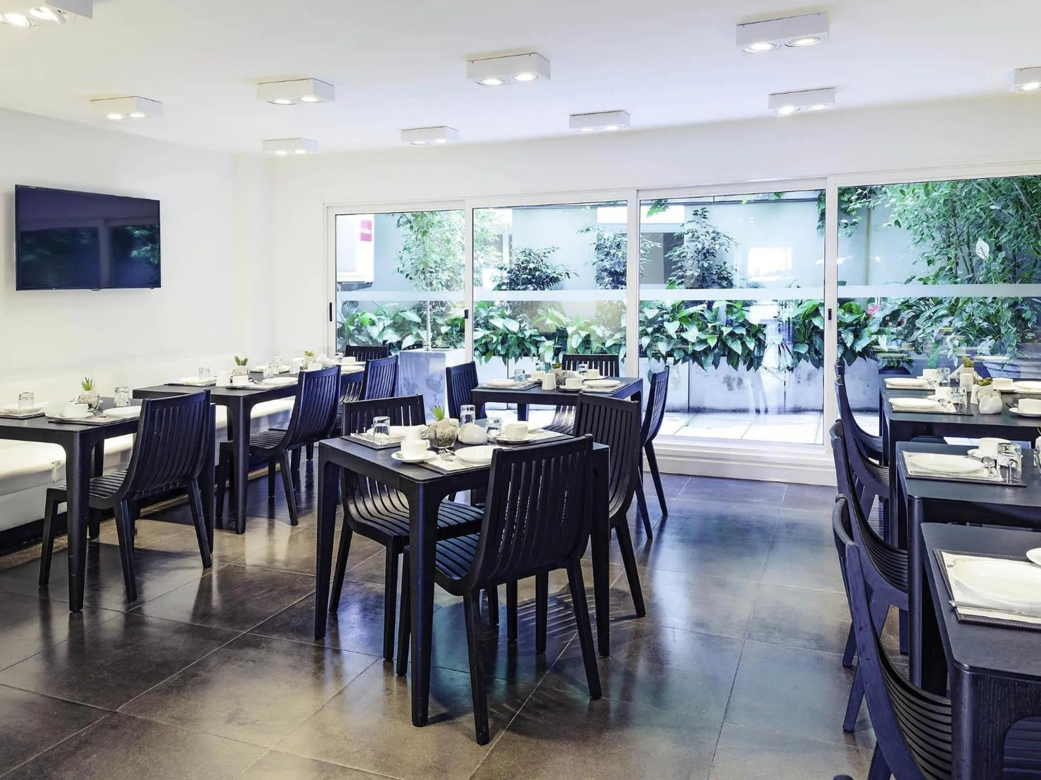 Restaurant/places to eat in Mercure Montevideo Punta Carretas