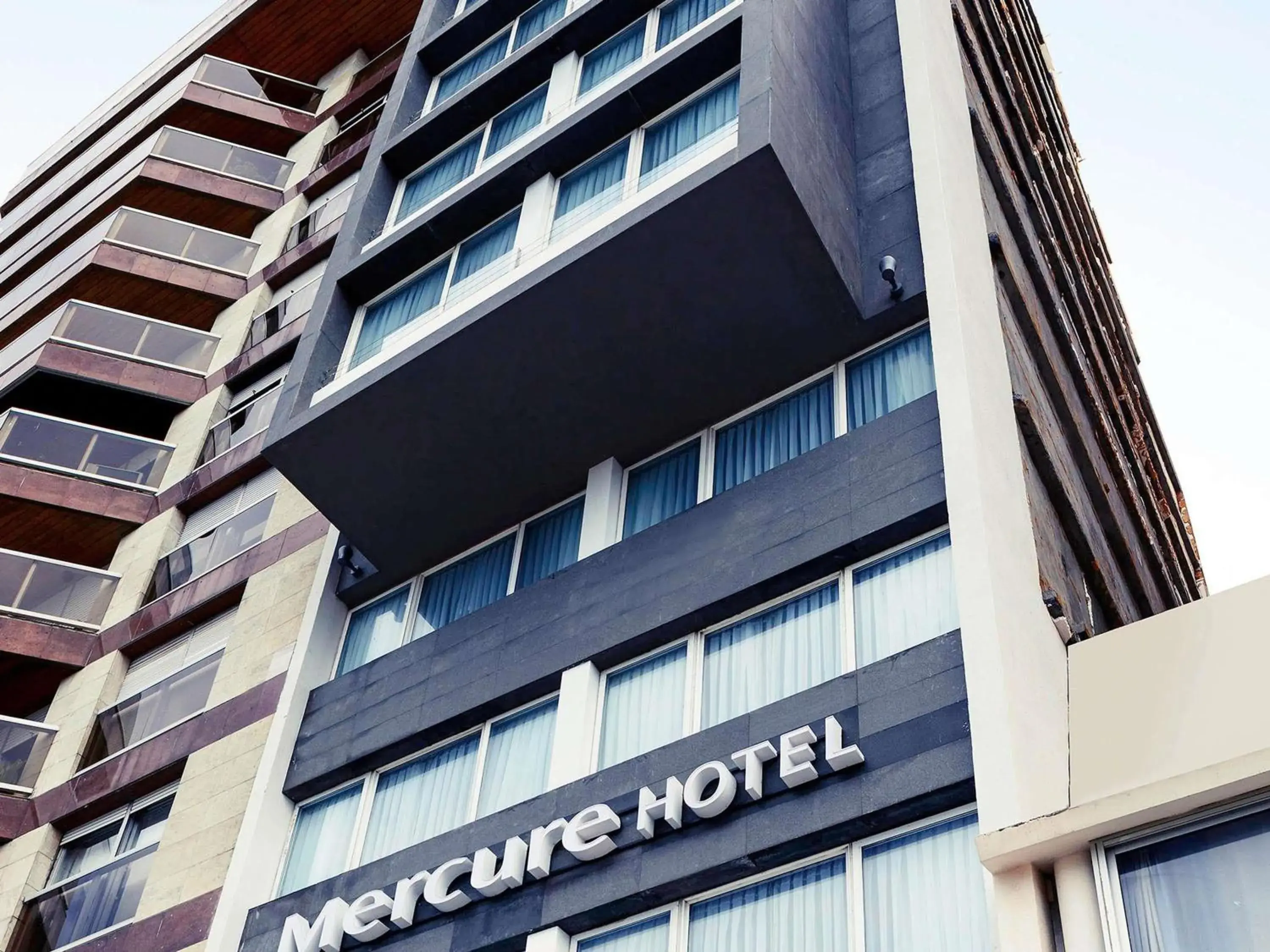 Property building in Mercure Montevideo Punta Carretas Property building in Mercure Montevideo Punta Carretas