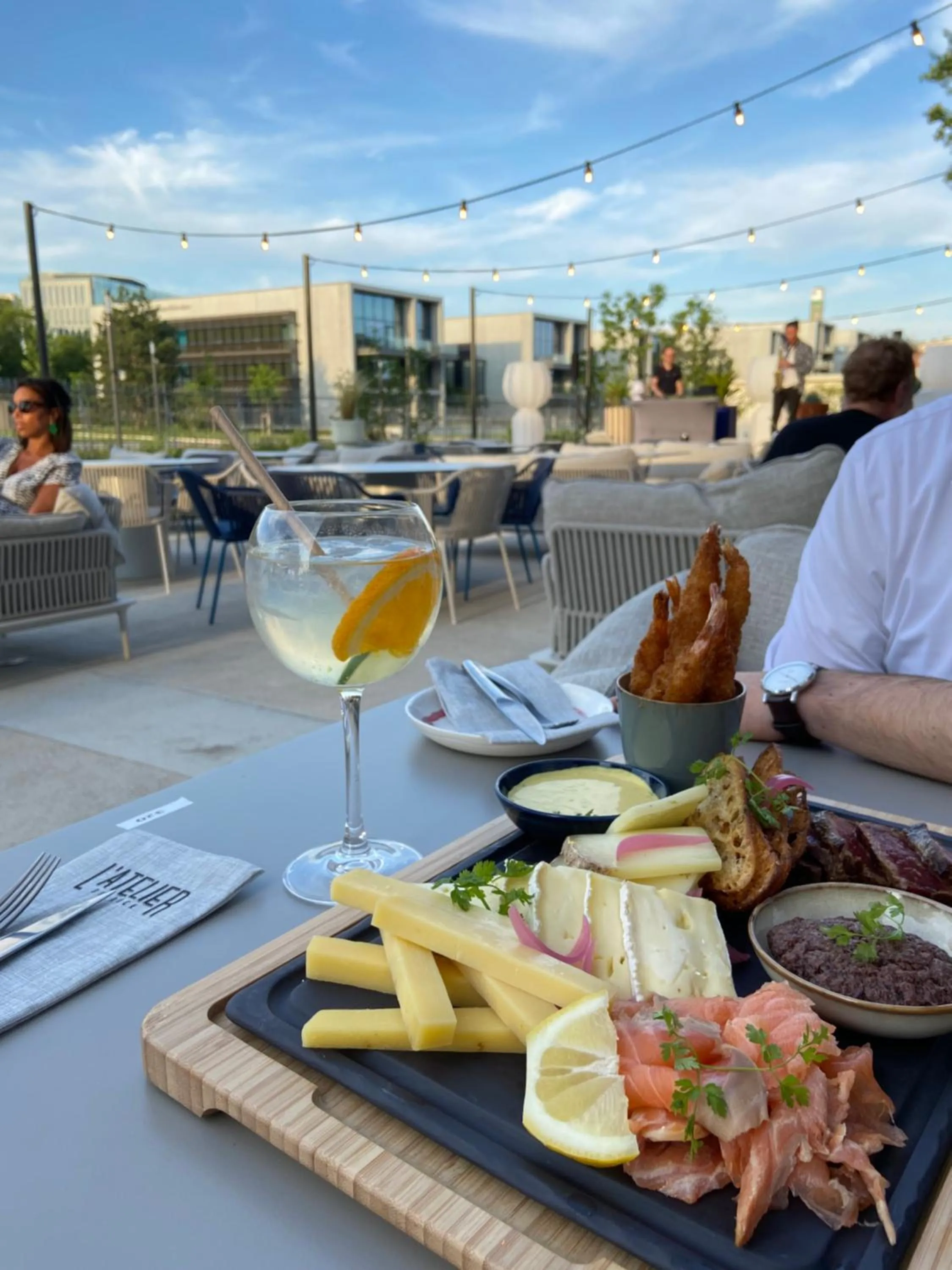 Restaurant/places to eat in The Ruck Hotel