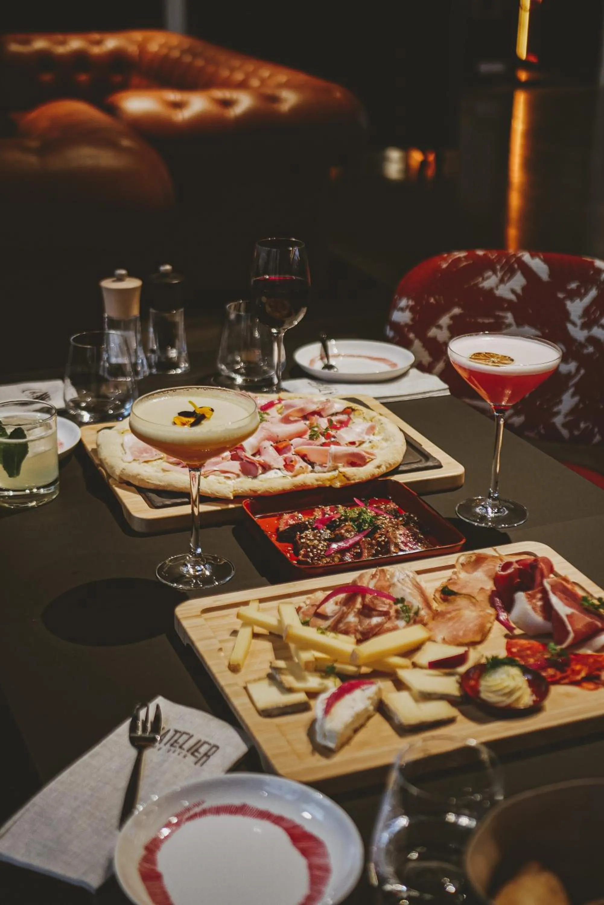 Lounge or bar in The Ruck Hotel