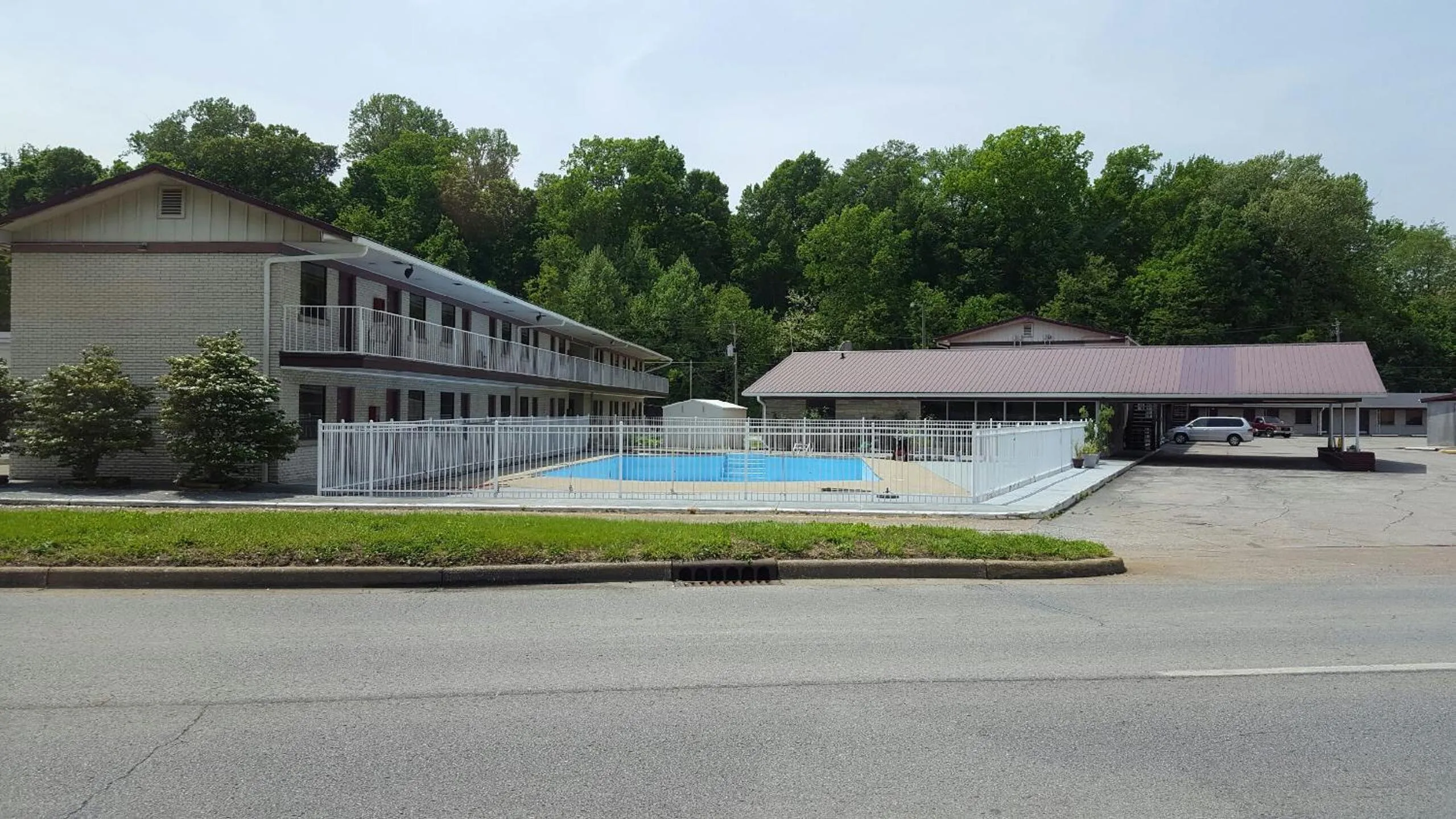 Property building in Best Budget Inn Tell City