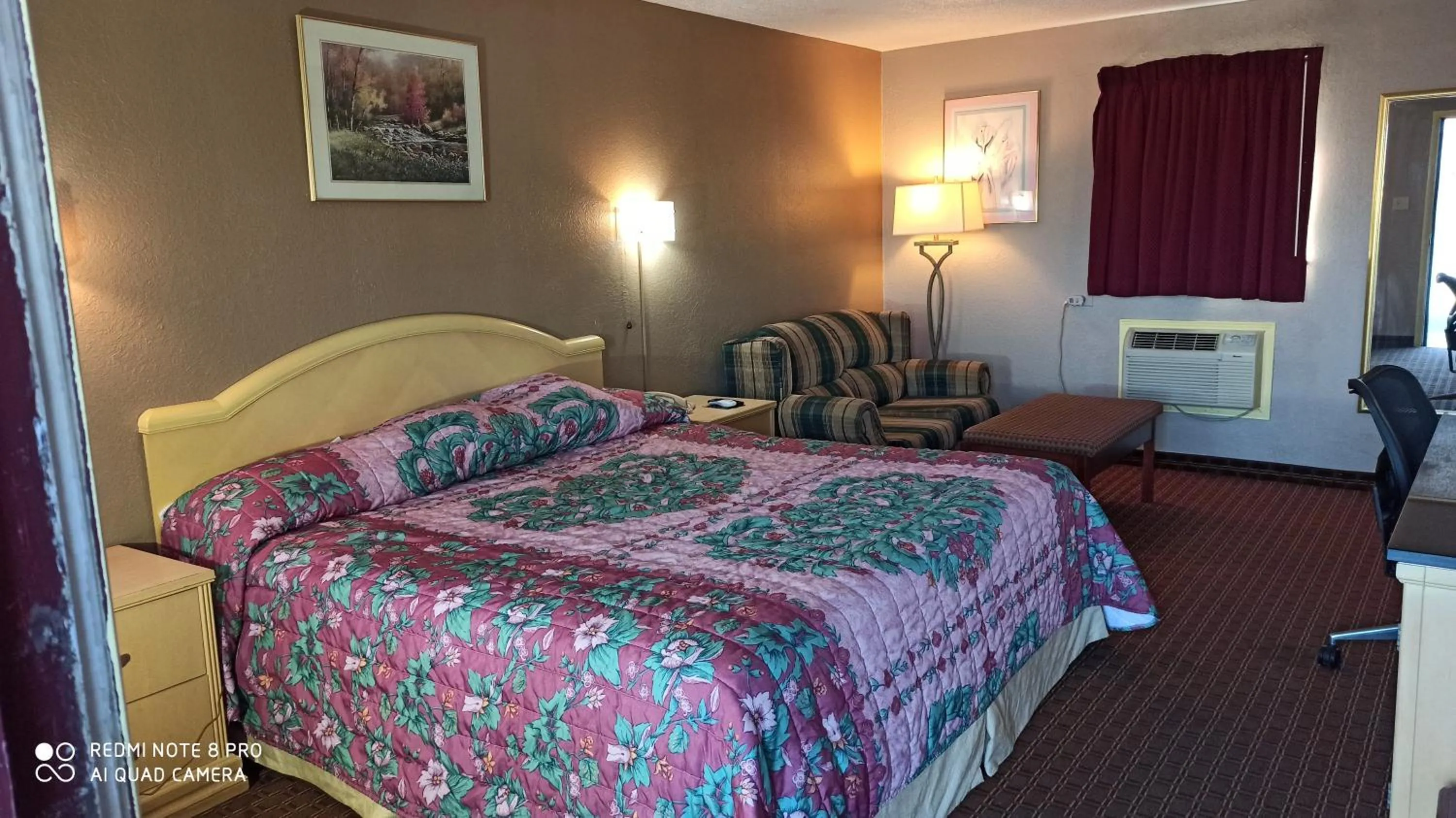 Photo of the whole room, Bed in Best Budget Inn Tell City