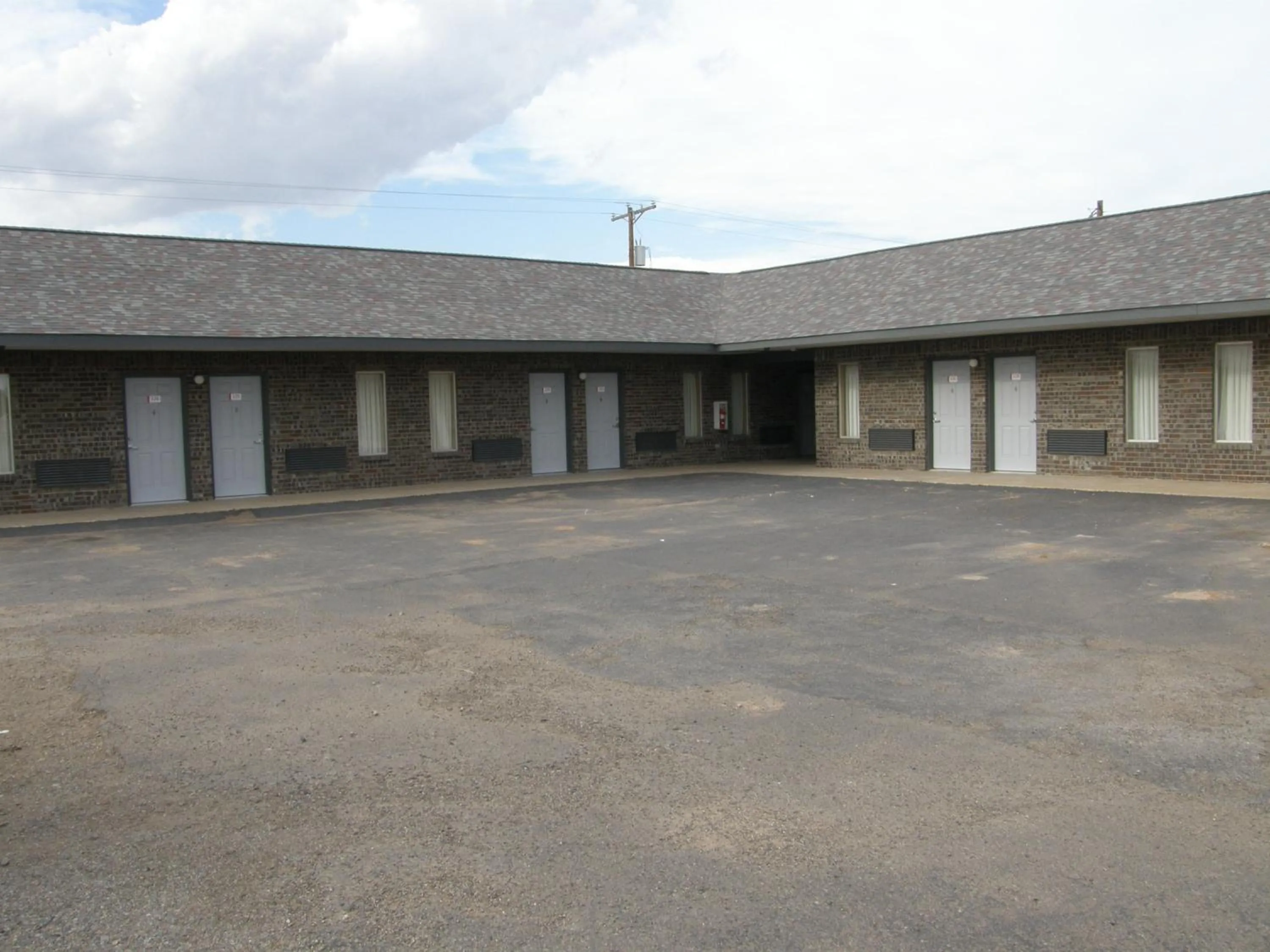 Property building in Friona Inn