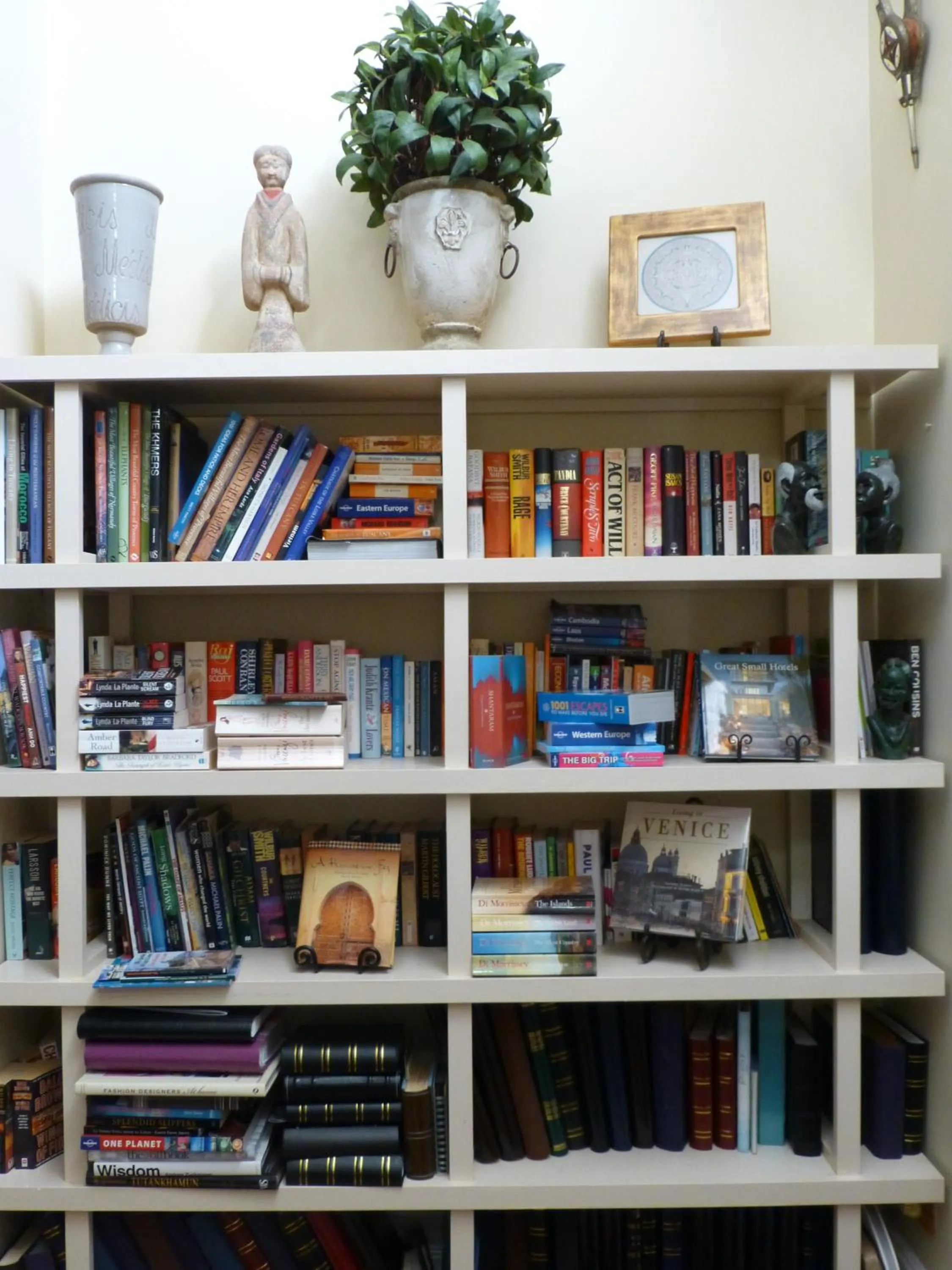 Decorative detail in Lakeside Bed & Breakfast
