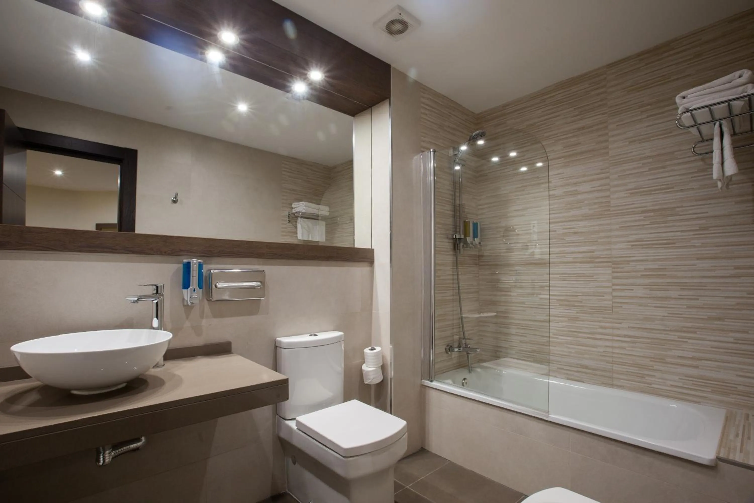 Photo of the whole room in Hotel Don Paco