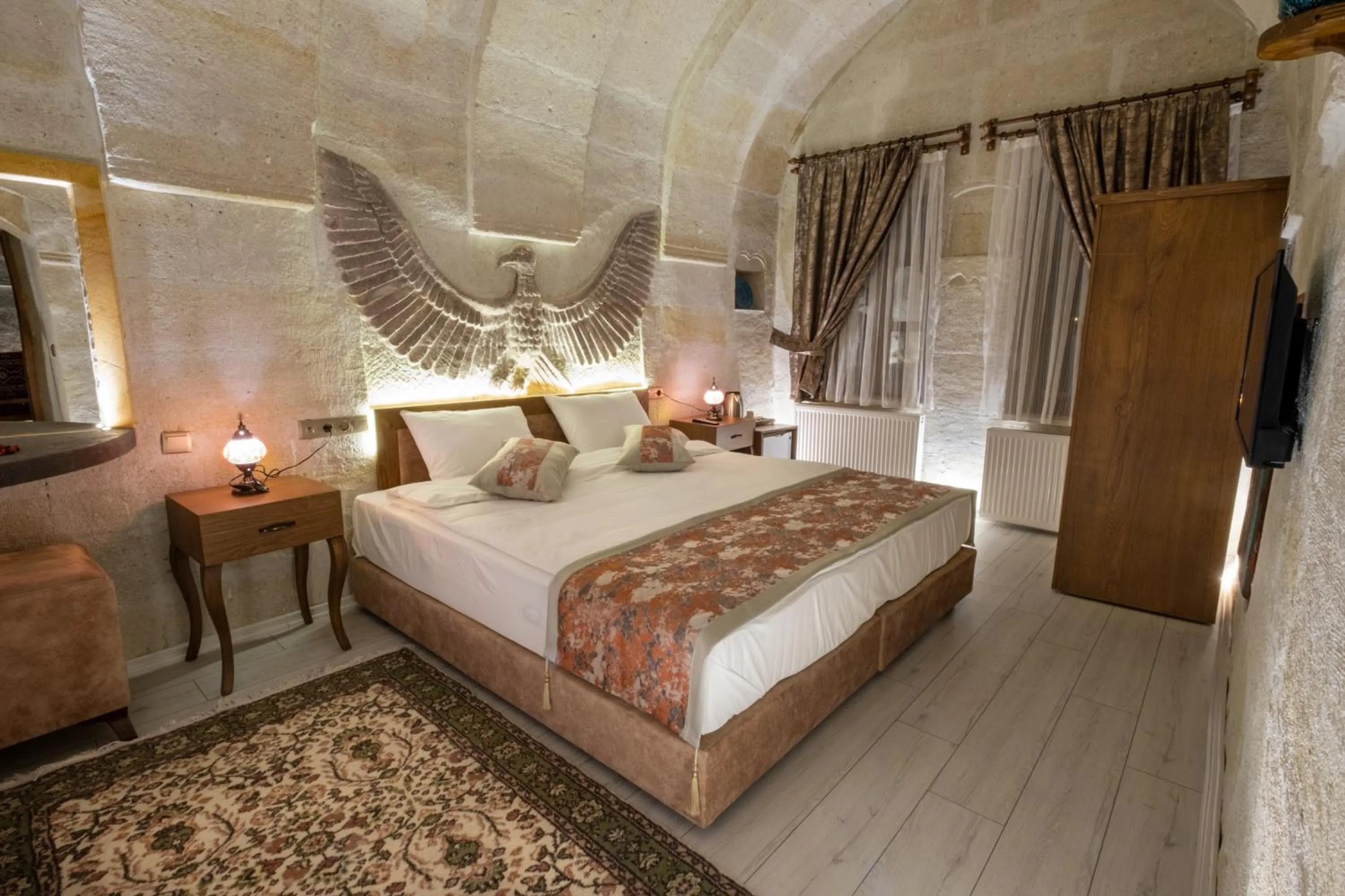 Photo of the whole room, Bed in Mesken Cave Suites