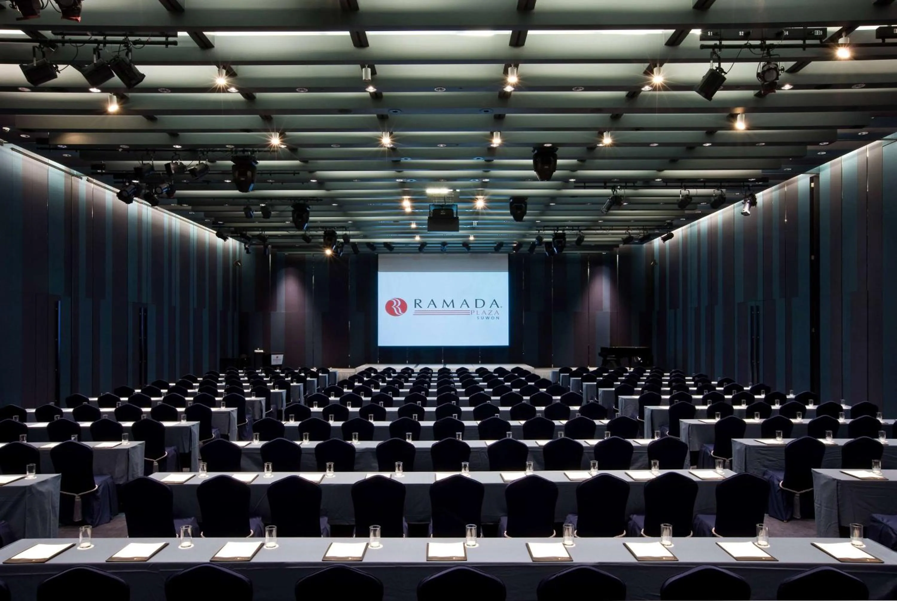 Banquet/Function facilities in Ramada Plaza by Wyndham Suwon